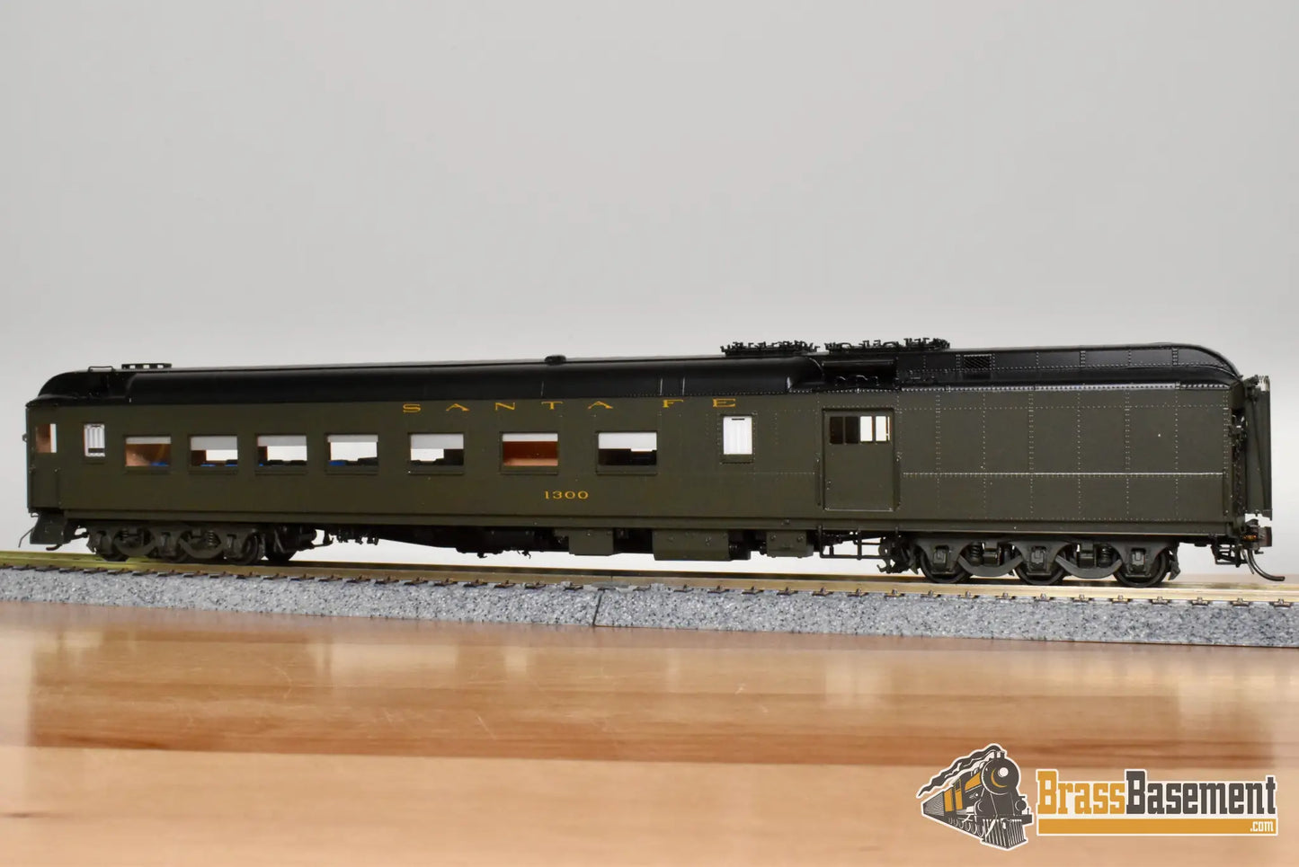 HO Brass - Coach Yard 0415.1 Santa Fe ATSF #1300 Baggage-Bar-Lounge - 1948 SF Green - Passenger