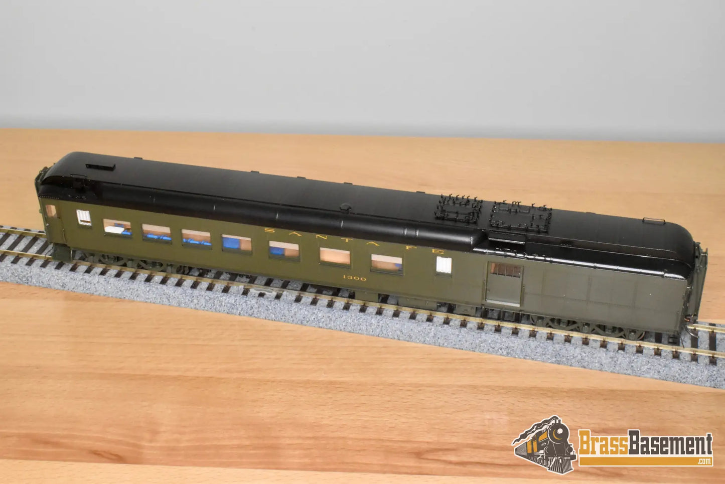 HO Brass - Coach Yard 0415.1 Santa Fe ATSF #1300 Baggage-Bar-Lounge - 1948 SF Green - Passenger