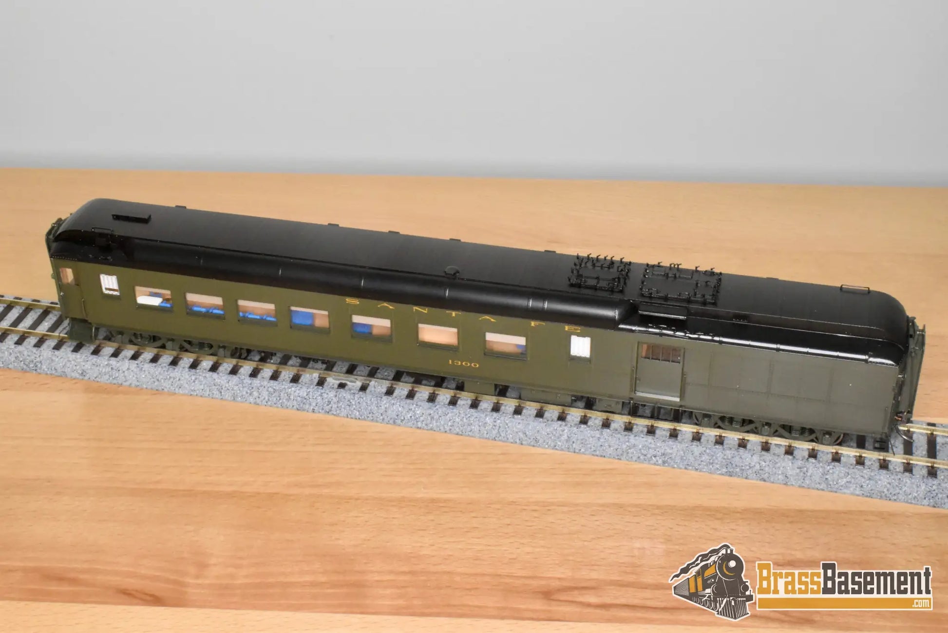 HO Brass - Coach Yard 0415.1 Santa Fe ATSF #1300 Baggage-Bar-Lounge - 1948 SF Green - Passenger