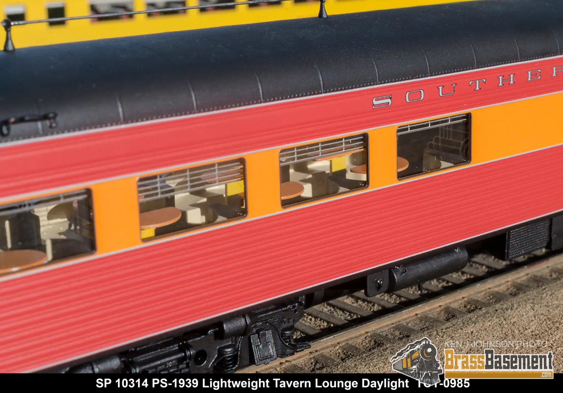 Ho Brass - Coach Yard 0988 The ’Starlight’ Train Daylight Overland Two - Tone And Green Paint!