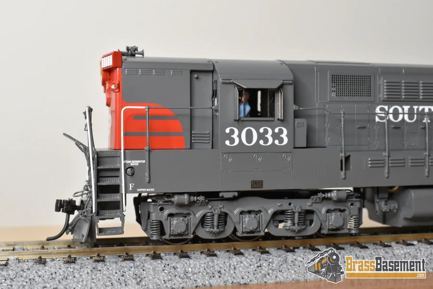 HO Brass - DP-704D Division Point Southern Pacific Trainmaster H-24-66 PH2 #3033 - F/P Diesel
