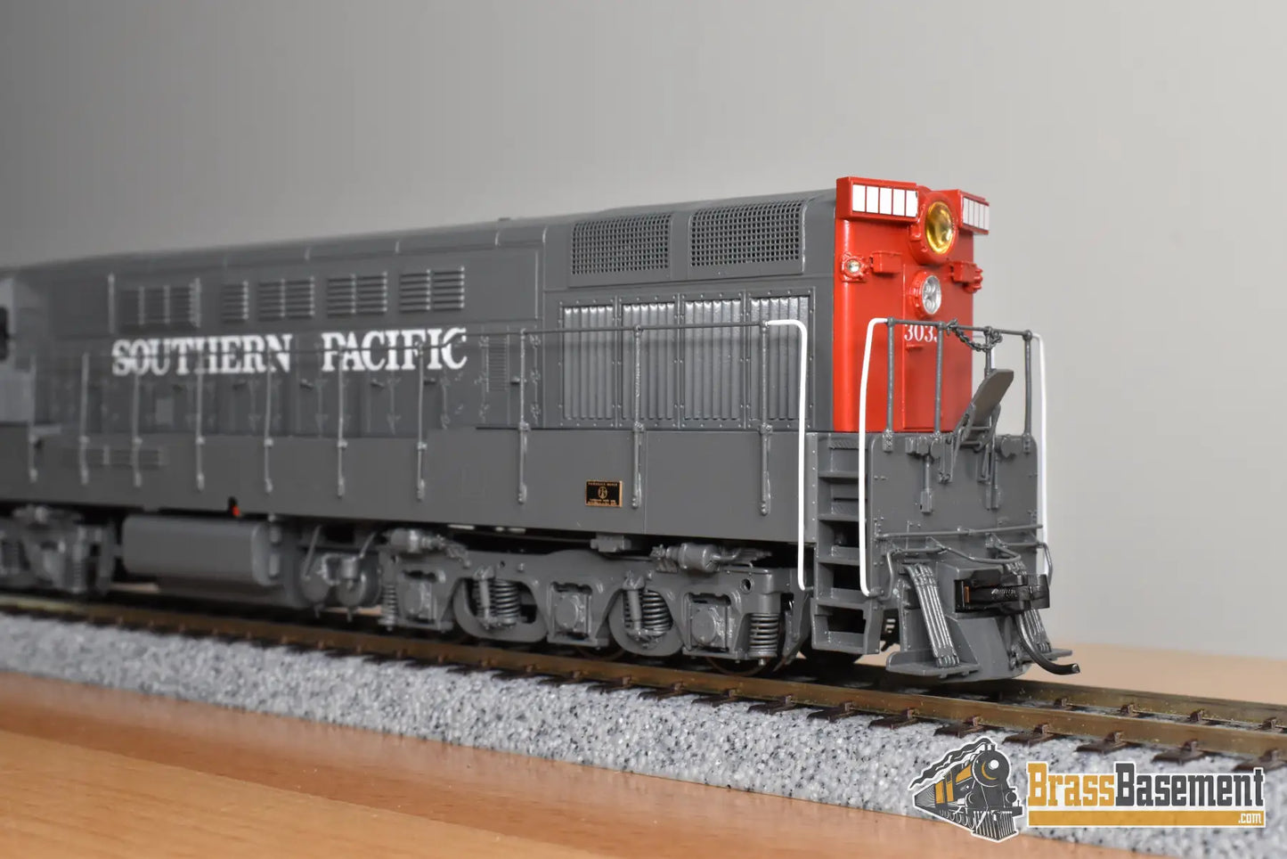 HO Brass - DP-704D Division Point Southern Pacific Trainmaster H-24-66 PH2 #3033 - F/P Diesel