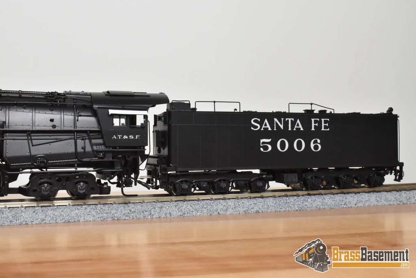 HO Brass - Hallmark 069D ATSF Santa Fe 2-10-4 #5006 - Samhongsa FP Commonwealth Tender Truck - Steam