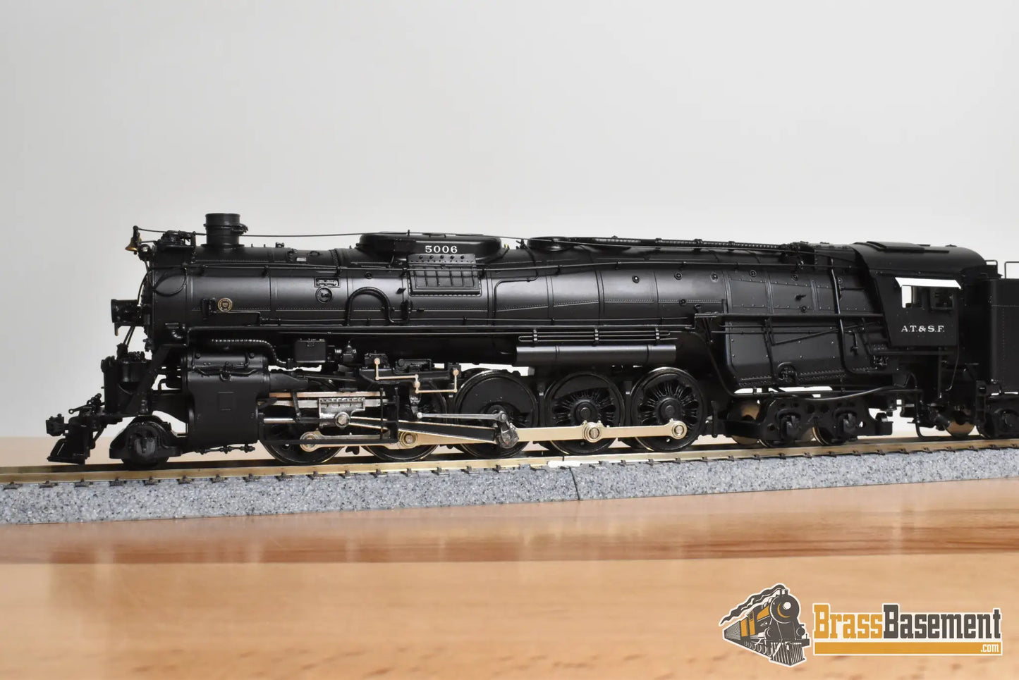 HO Brass - Hallmark 069D ATSF Santa Fe 2-10-4 #5006 - Samhongsa FP Commonwealth Tender Truck - Steam