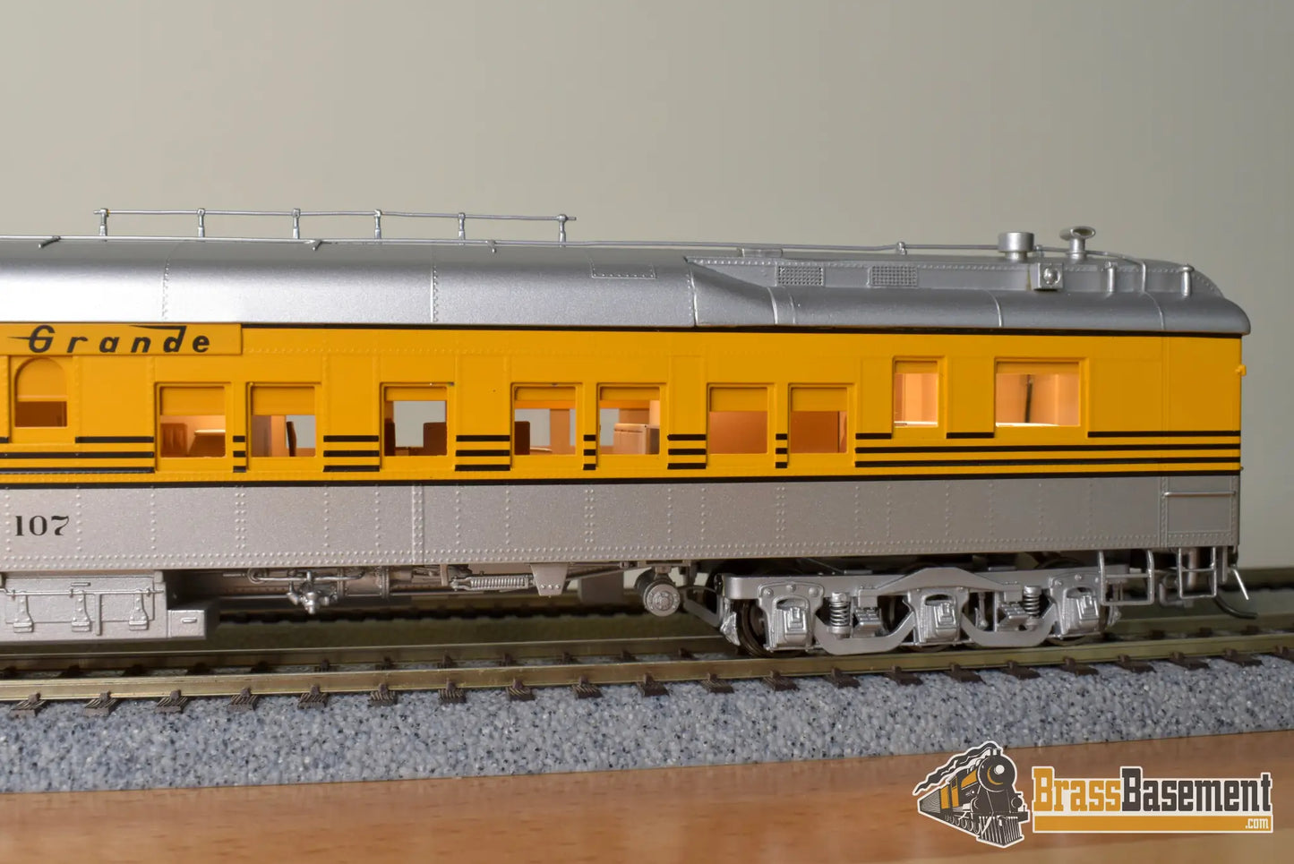 Ho Brass - Nbl D&Rgw Business Car #107 (2Nd) 1955 - 1964 Era Version 5A Fp Aspen Gold / Silver