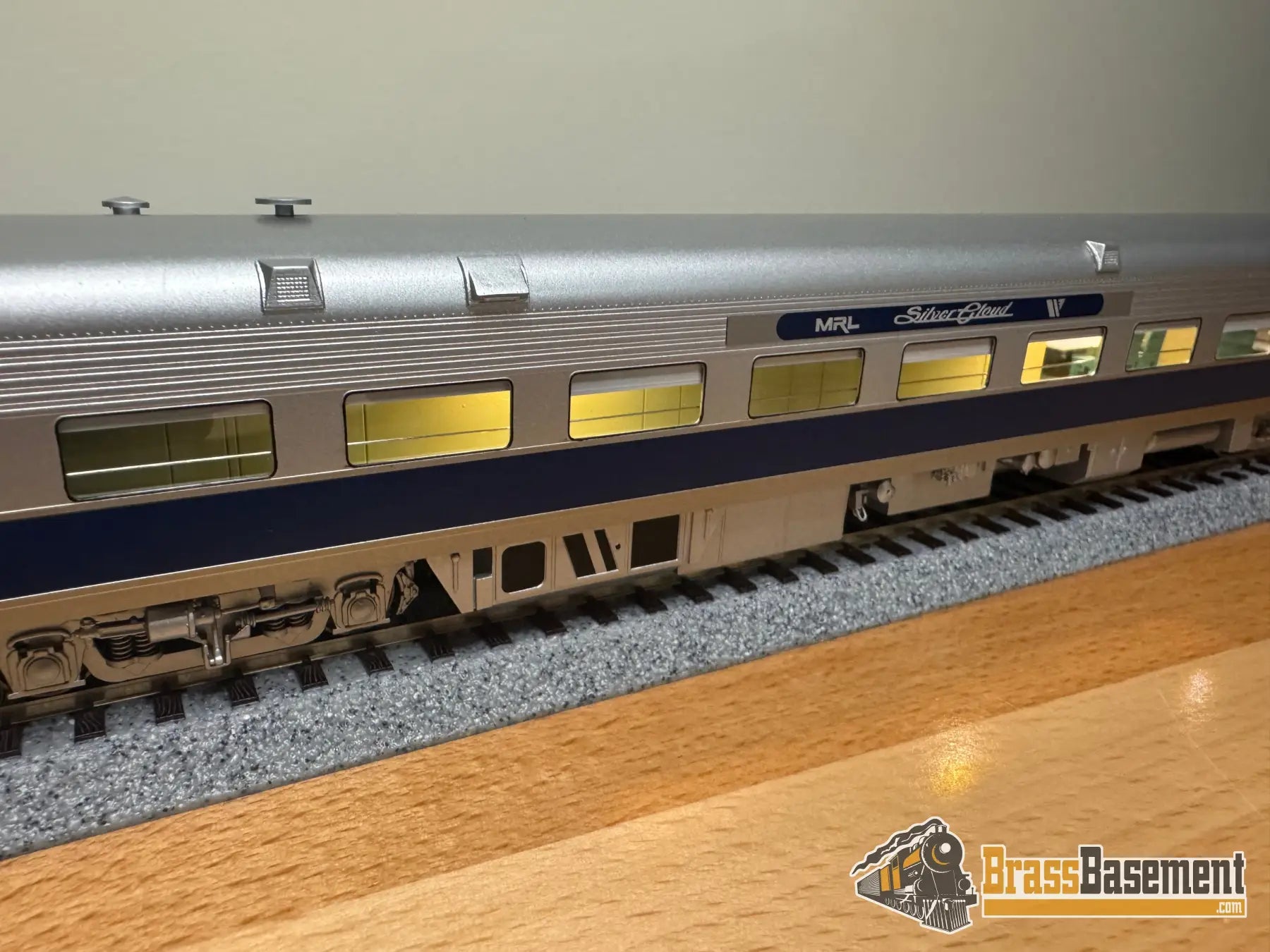 HO Brass - NBL MRL Montana Rail Link Business car ’Silver Cloud’ Version 3c FP Silver Blue - NEW Passenger