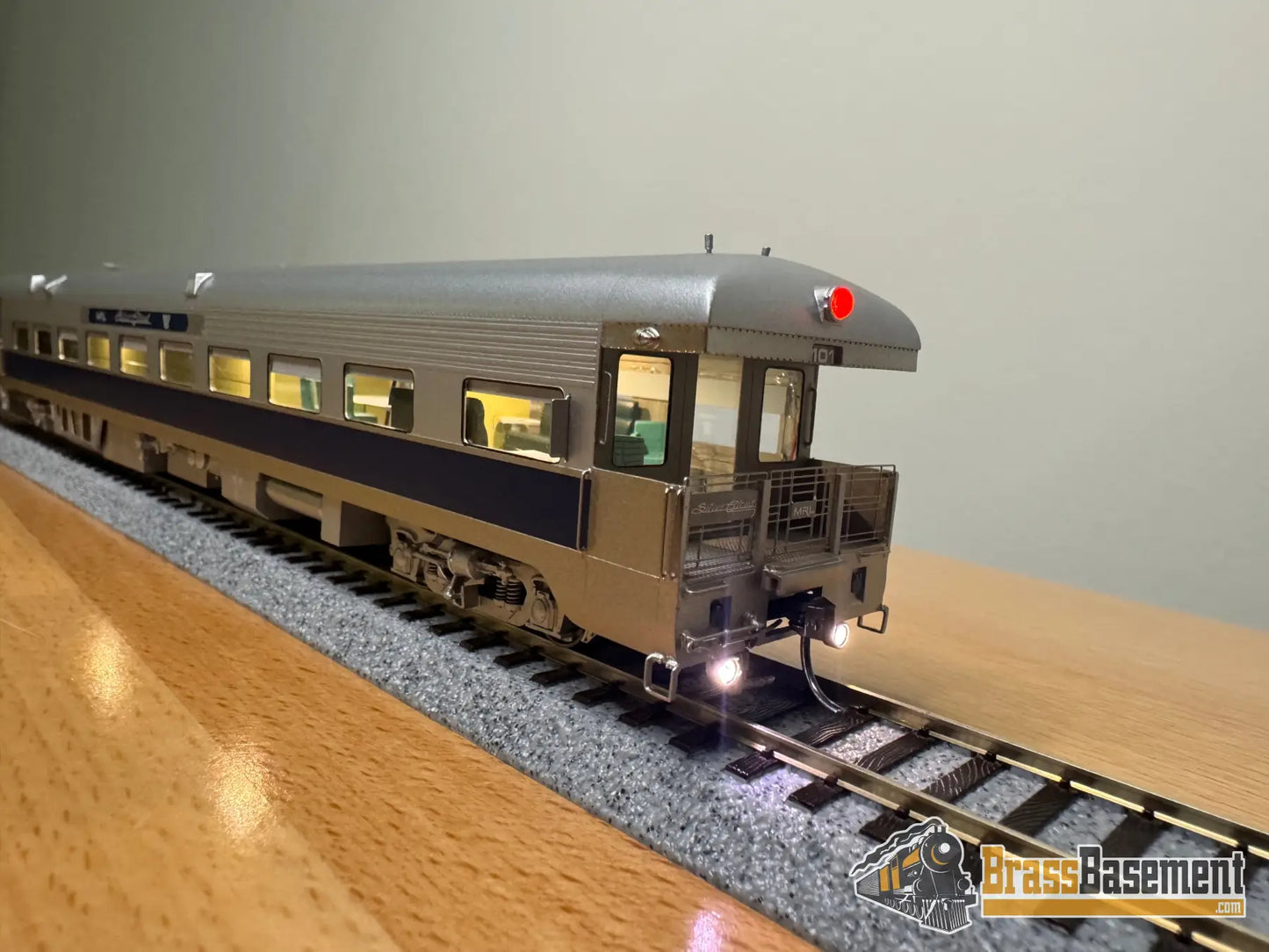 HO Brass - NBL MRL Montana Rail Link Business car ’Silver Cloud’ Version 3c FP Silver Blue - NEW Passenger