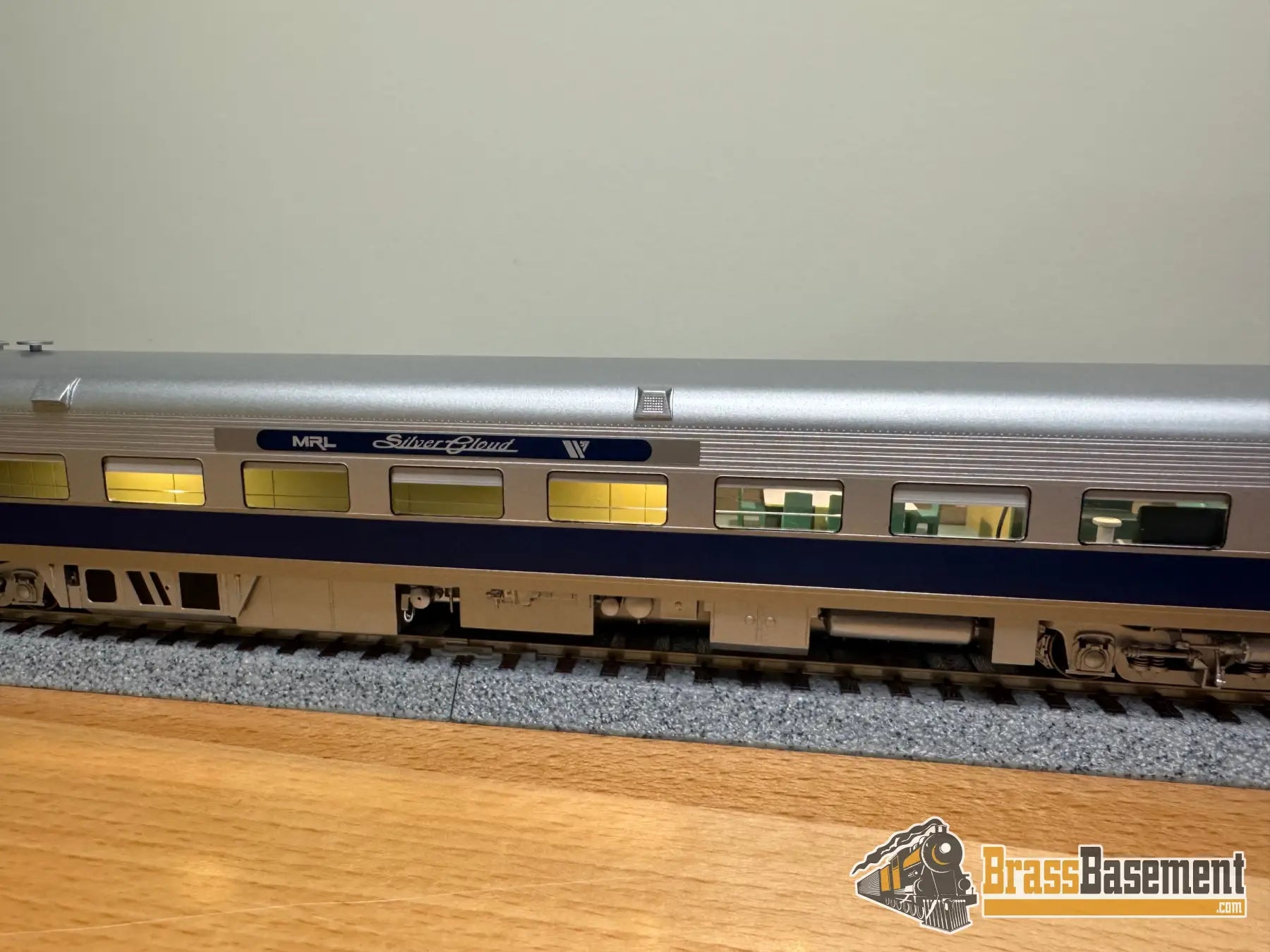 HO Brass - NBL MRL Montana Rail Link Business car ’Silver Cloud’ Version 3c FP Silver Blue - NEW Passenger