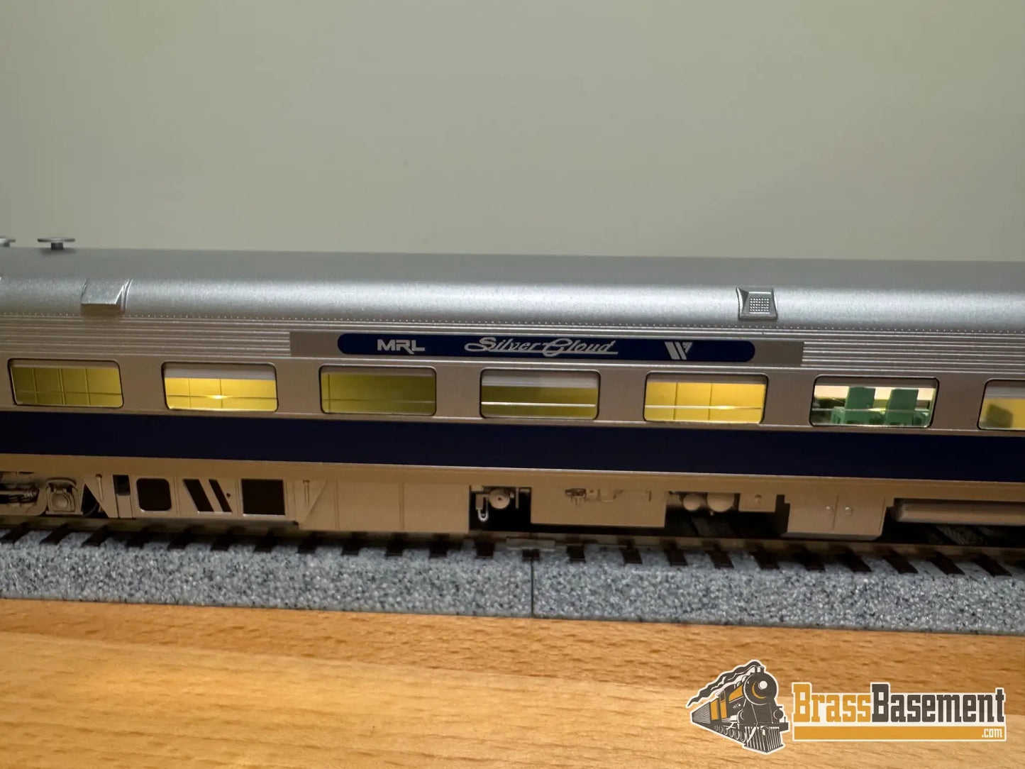 HO Brass - NBL MRL Montana Rail Link Business car ’Silver Cloud’ Version 3c FP Silver Blue - NEW Passenger