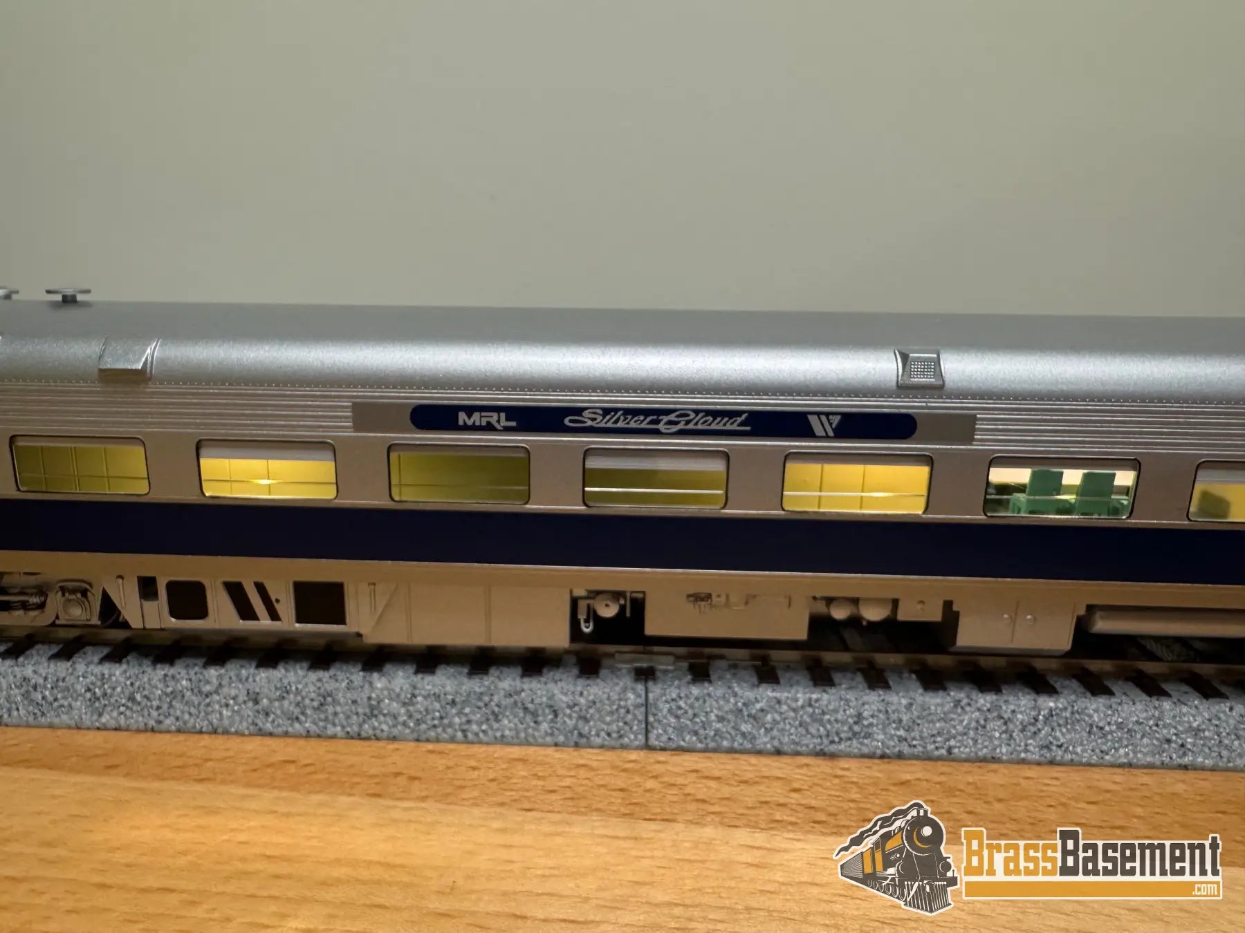 HO Brass - NBL MRL Montana Rail Link Business car ’Silver Cloud’ Version 3c FP Silver Blue - NEW Passenger