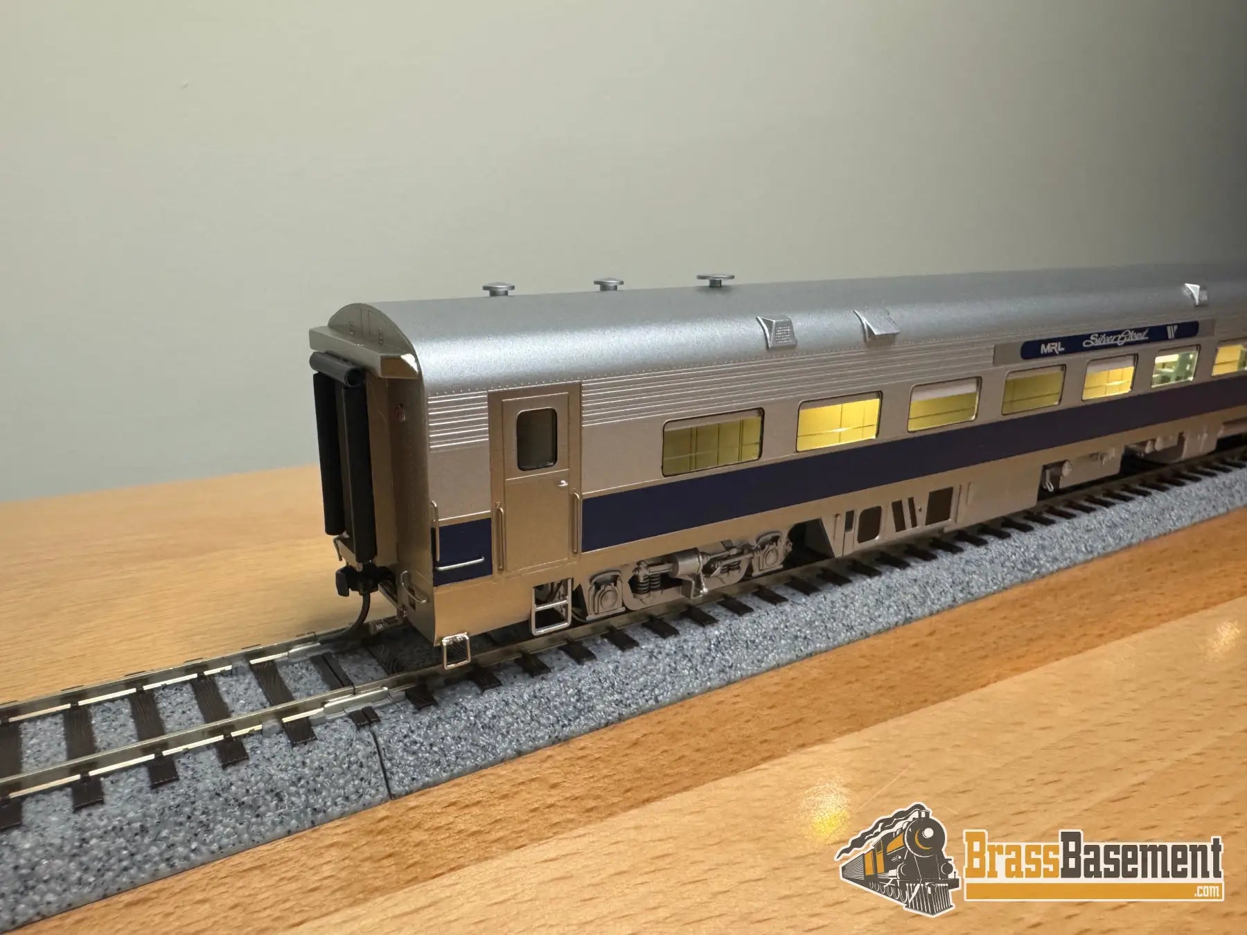 HO Brass - NBL MRL Montana Rail Link Business car ’Silver Cloud’ Version 3c FP Silver Blue - NEW Passenger