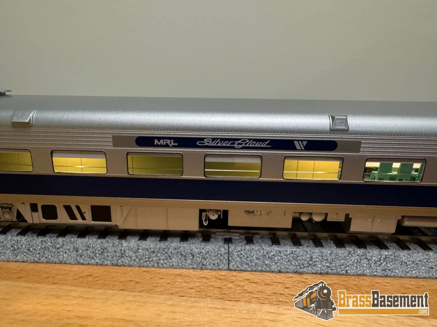HO Brass - NBL MRL Montana Rail Link Business car ’Silver Cloud’ Version 3c FP Silver Blue - NEW Passenger