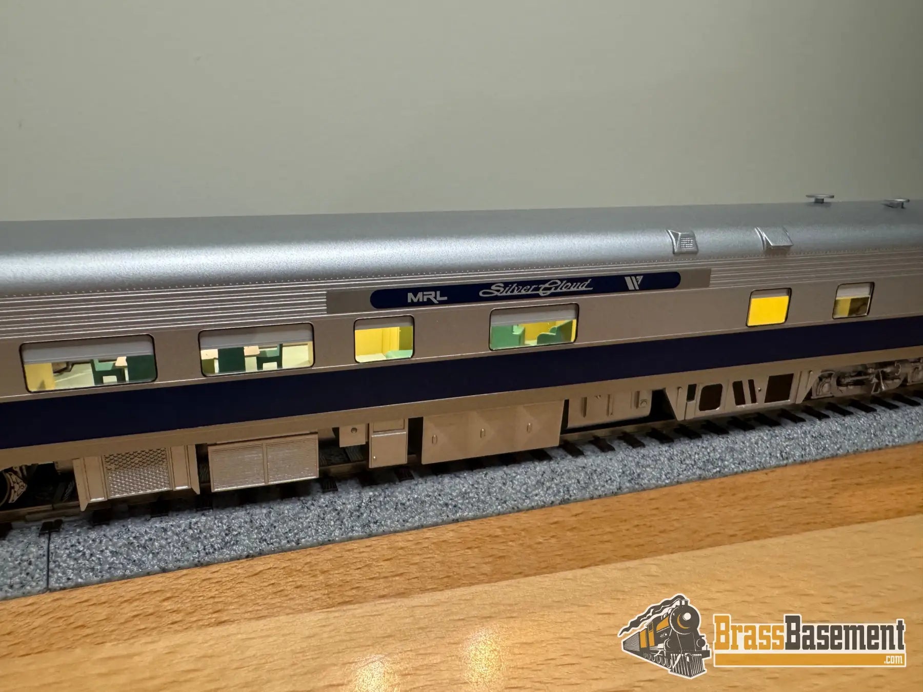 HO Brass - NBL MRL Montana Rail Link Business car ’Silver Cloud’ Version 3c FP Silver Blue - NEW Passenger