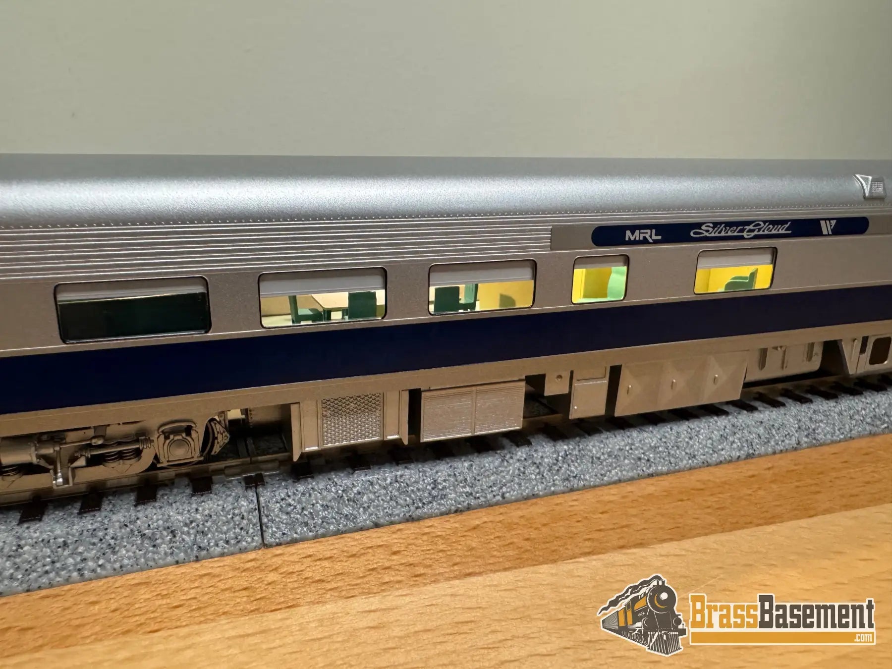 HO Brass - NBL MRL Montana Rail Link Business car ’Silver Cloud’ Version 3c FP Silver Blue - NEW Passenger