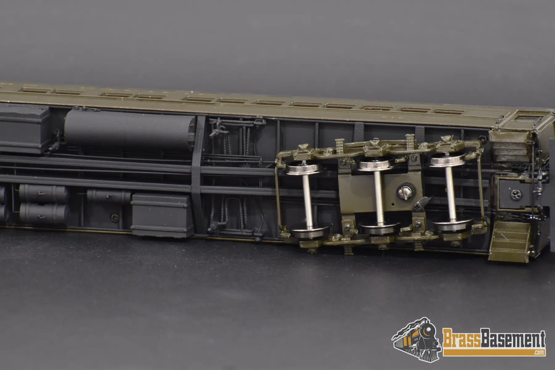 Ho Brass - Northern Pacific Coach #612 With Led Lighting And Full Interior Passenger