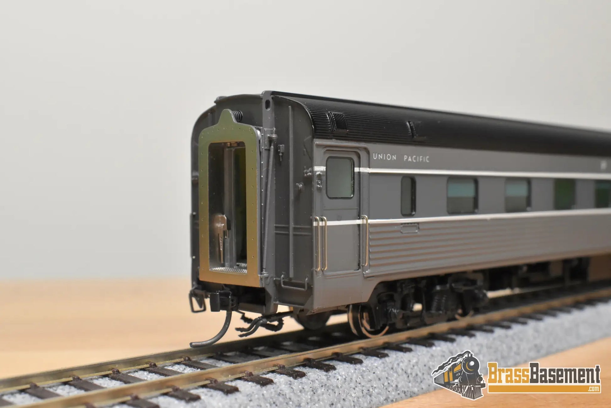 HO Brass - OMI 087040007.4 Union Pacific ‘Pacific Beach’ 10-6 Budd Sleeper - F/P 2-Tone Gray Passenger