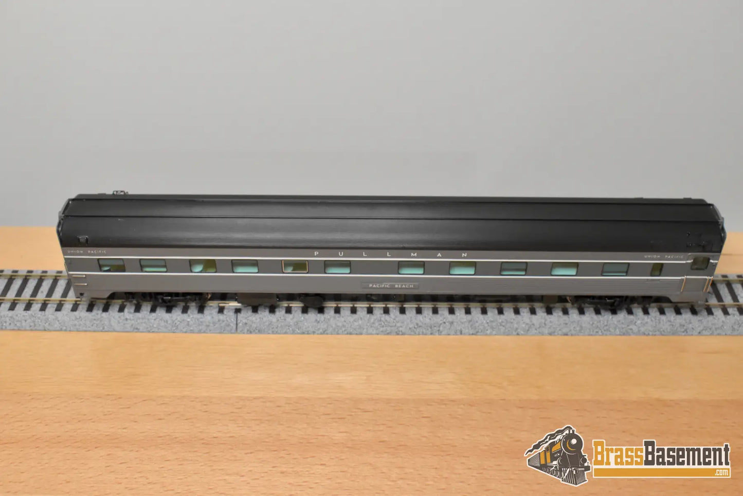 HO Brass - OMI 087040007.4 Union Pacific ‘Pacific Beach’ 10-6 Budd Sleeper - F/P 2-Tone Gray Passenger