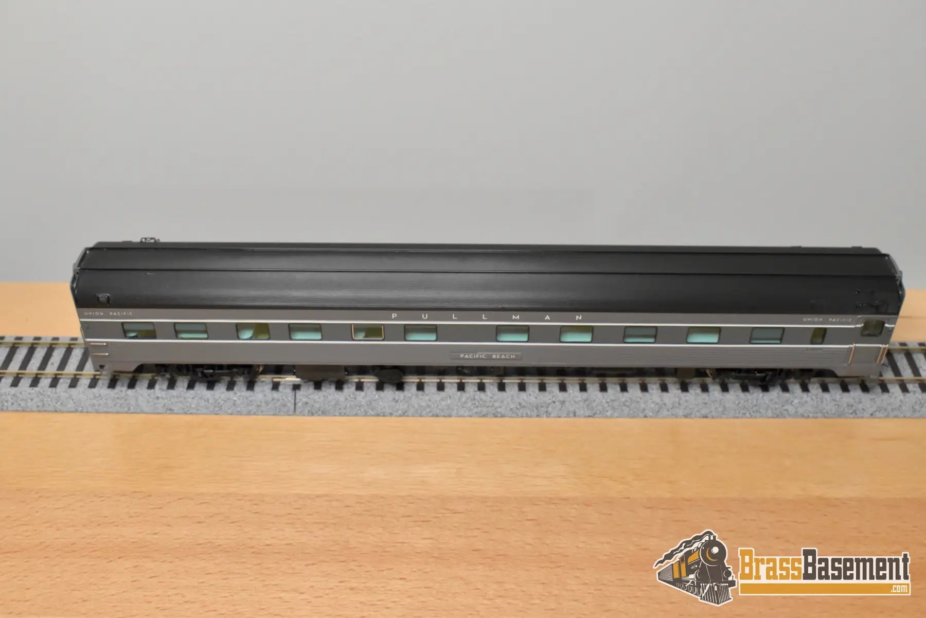 HO Brass - OMI 087040007.4 Union Pacific ‘Pacific Beach’ 10-6 Budd Sleeper - F/P 2-Tone Gray Passenger