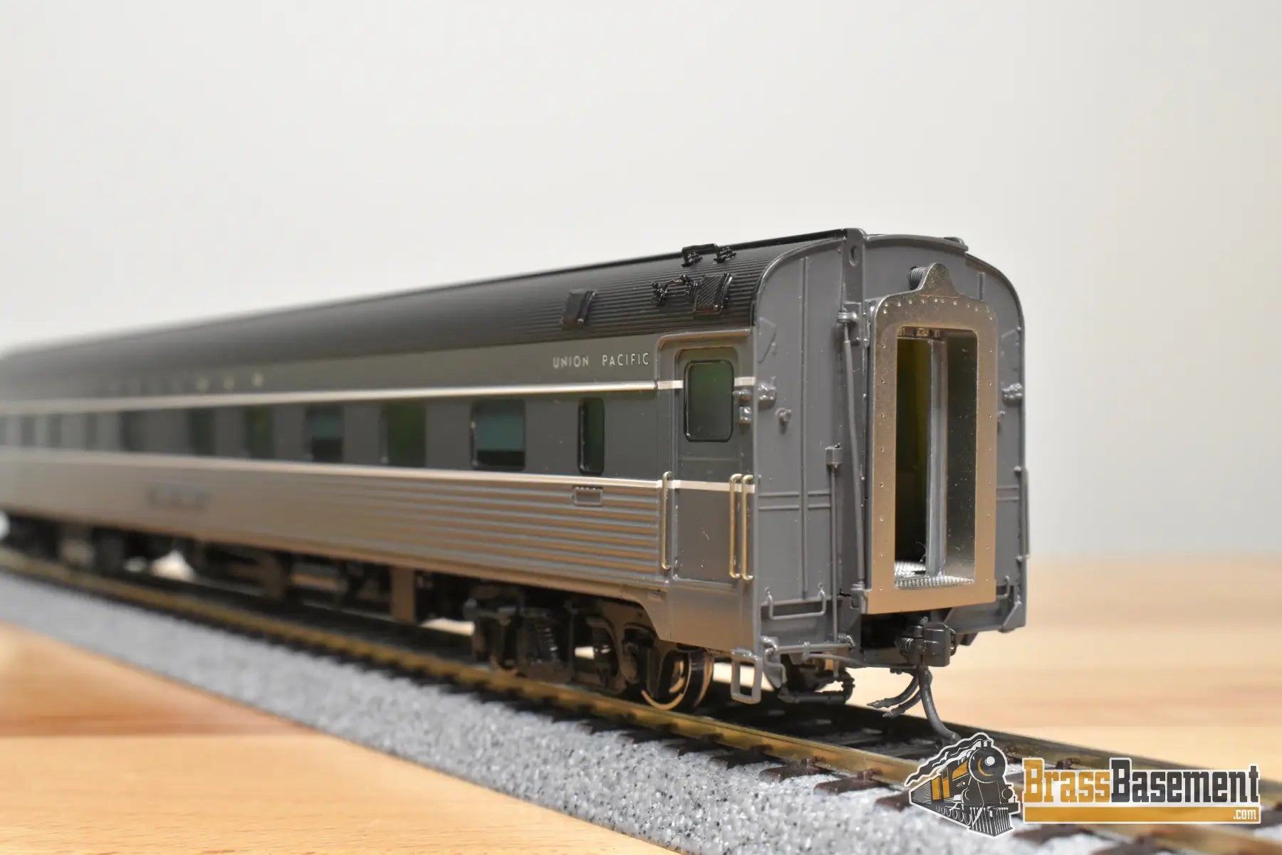 HO Brass - OMI 087040007.4 Union Pacific ‘Pacific Beach’ 10-6 Budd Sleeper - F/P 2-Tone Gray Passenger