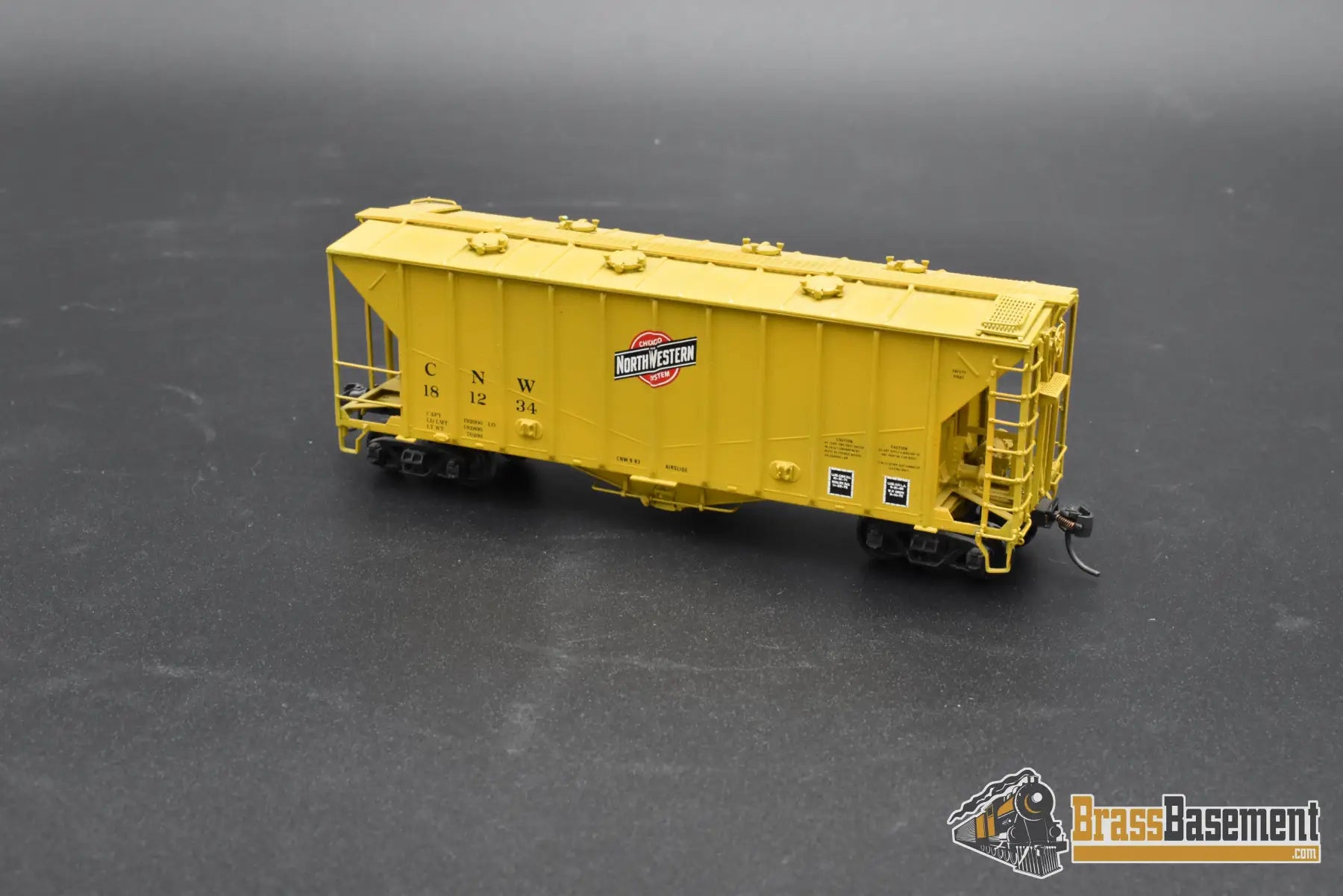 HO Brass – OMI 1322 CNW Chicago & North Western Airslide Covered Hopper – #181234 – F/P – Mint Freight Car