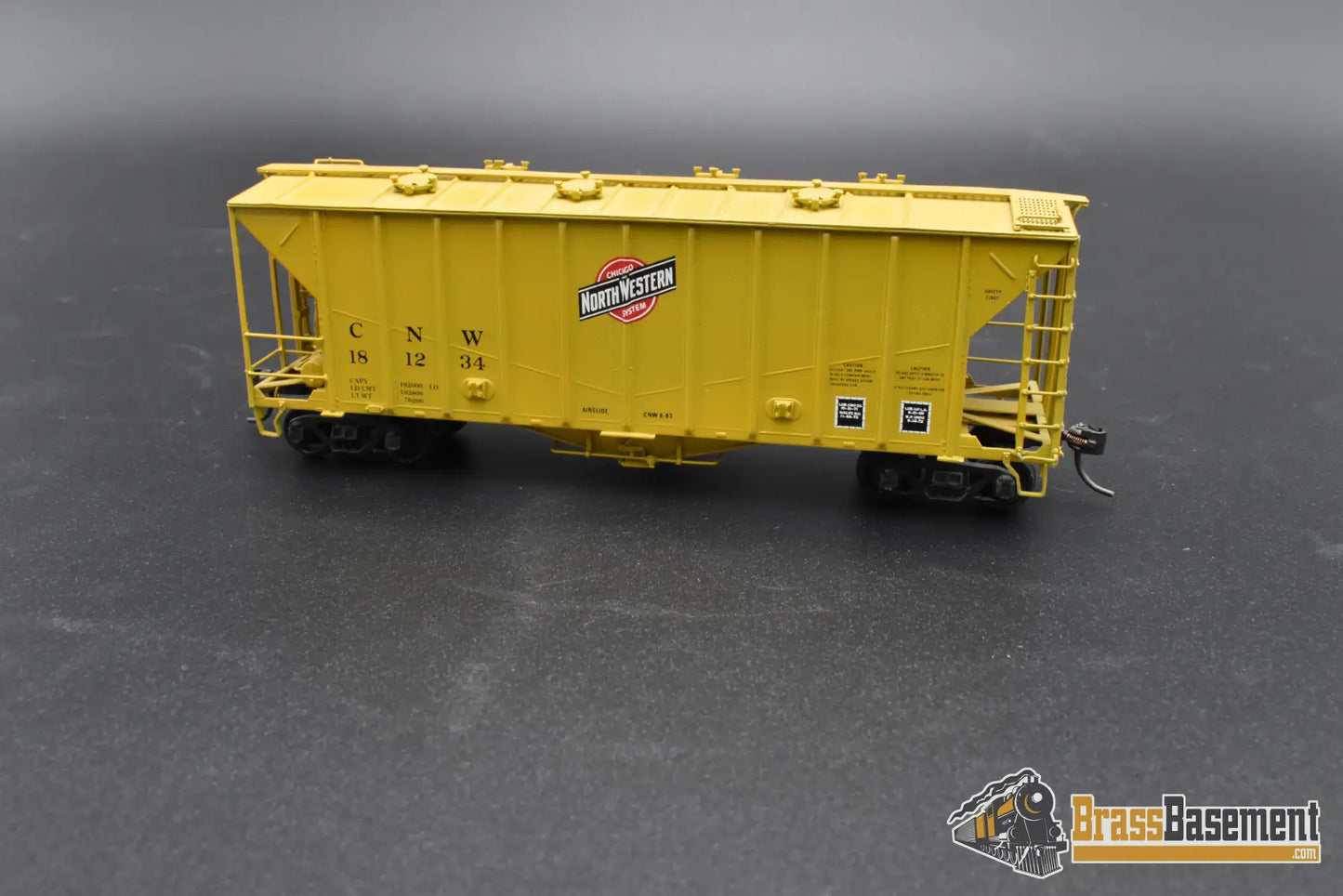 HO Brass – OMI 1322 CNW Chicago & North Western Airslide Covered Hopper – #181234 – F/P – Mint Freight Car