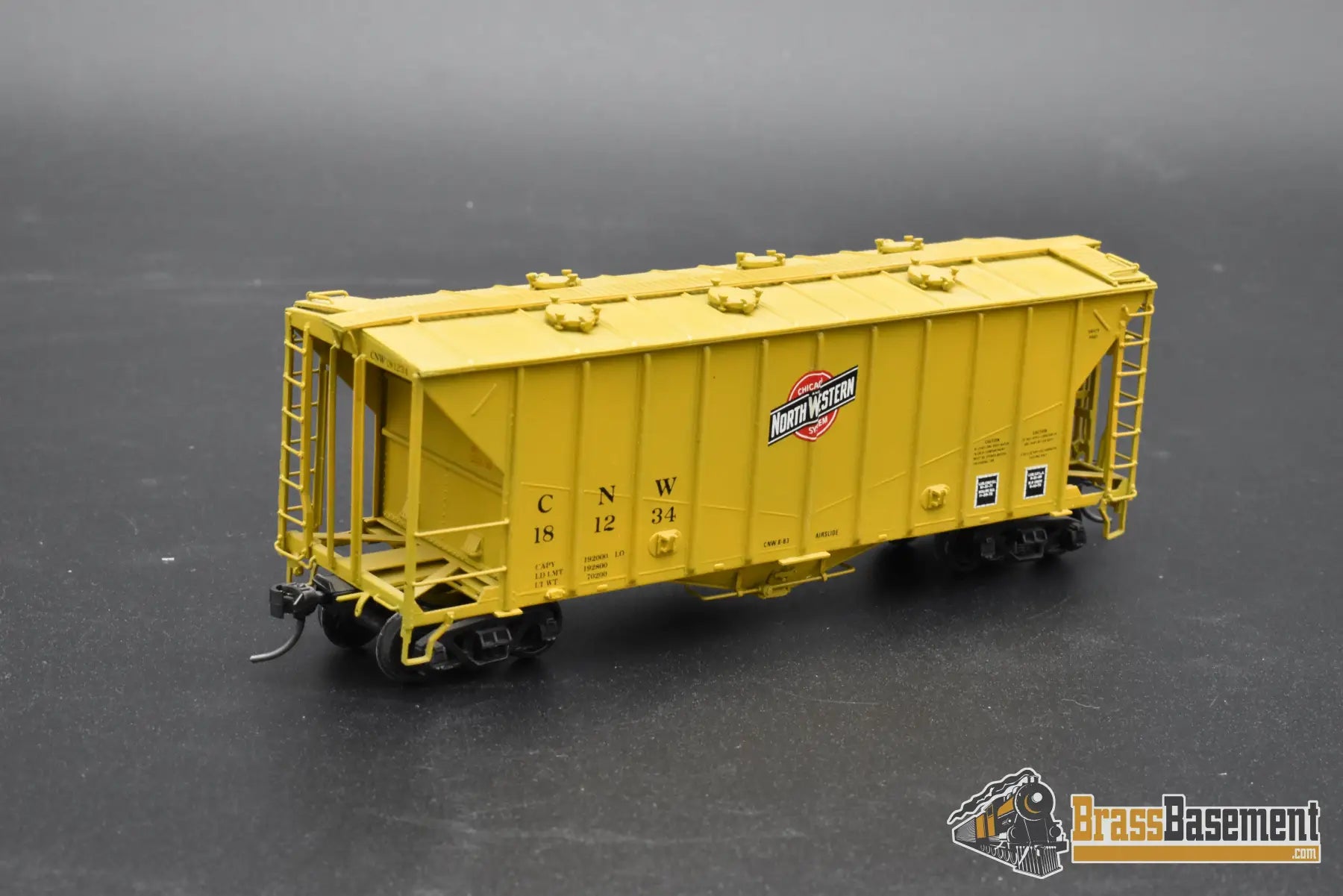 HO Brass – OMI 1322 CNW Chicago & North Western Airslide Covered Hopper – #181234 – F/P – Mint Freight Car