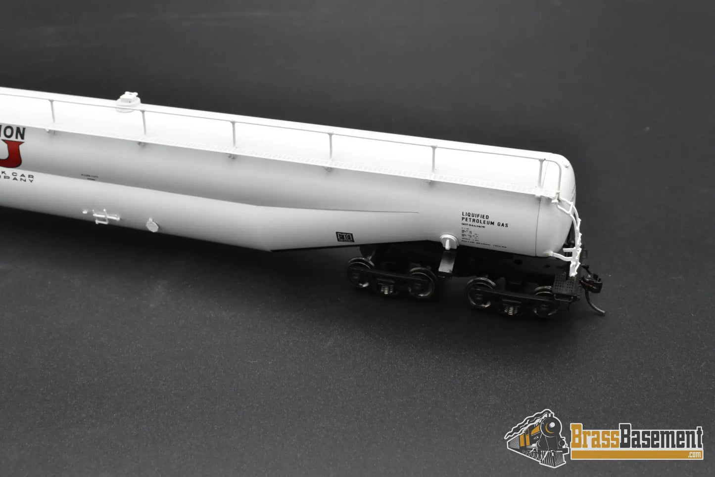 HO Brass – OMI 1352.1 UTLX Union Tank Car 89’ Jumbo Tank Car – #83699 – F/P White – Mint Freight Car