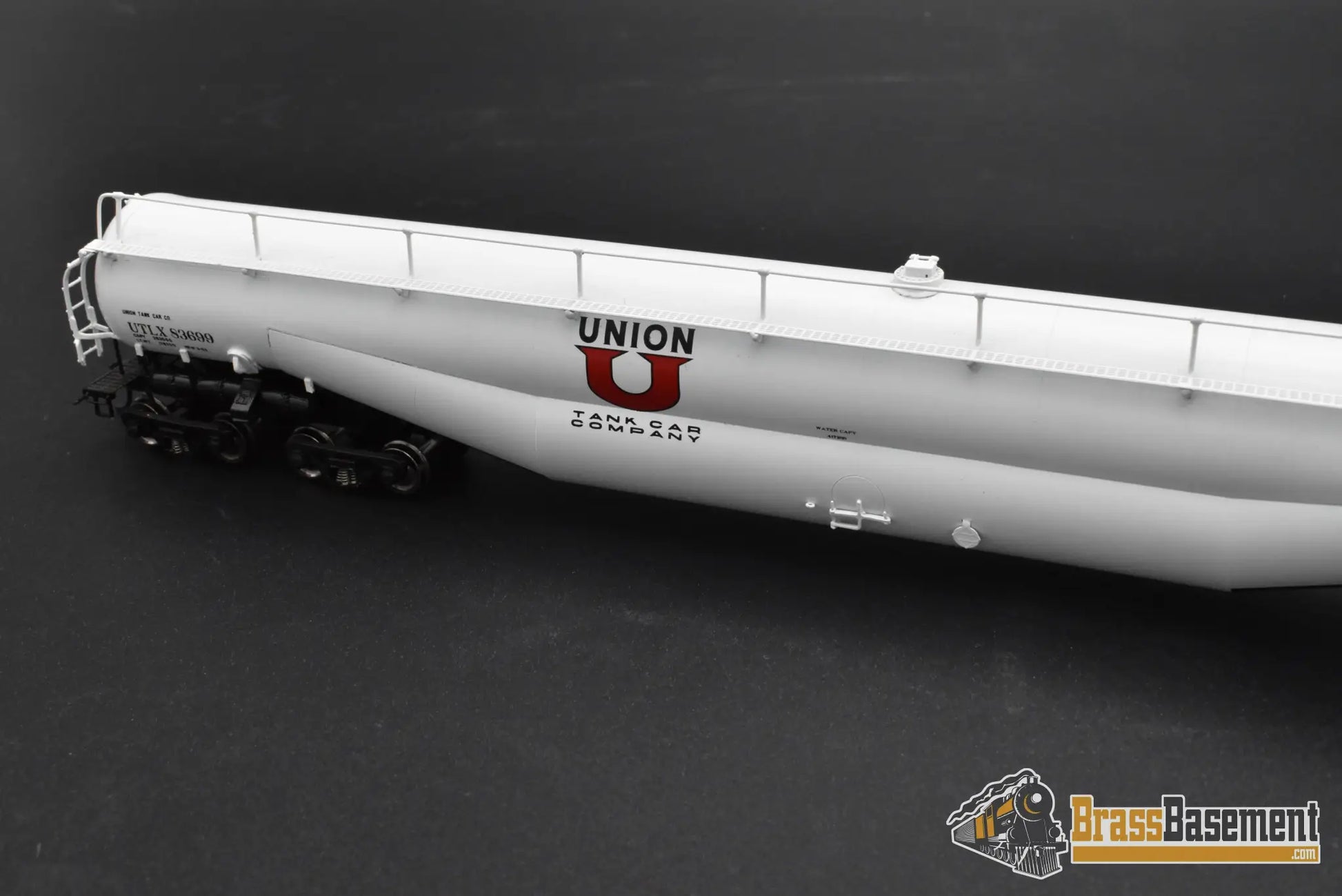 HO Brass – OMI 1352.1 UTLX Union Tank Car 89’ Jumbo Tank Car – #83699 – F/P White – Mint Freight Car