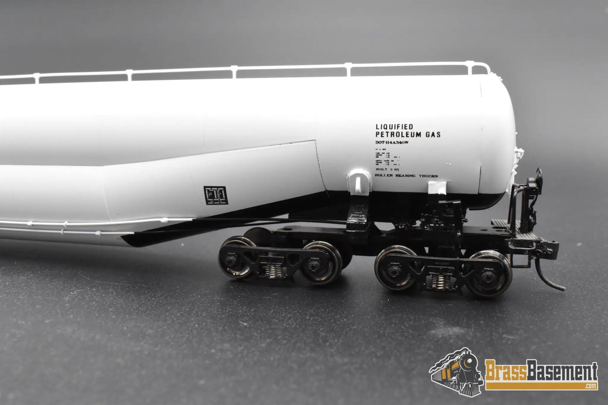 HO Brass – OMI 1352.1 UTLX Union Tank Car 89’ Jumbo Tank Car – #83699 – F/P White – Mint Freight Car