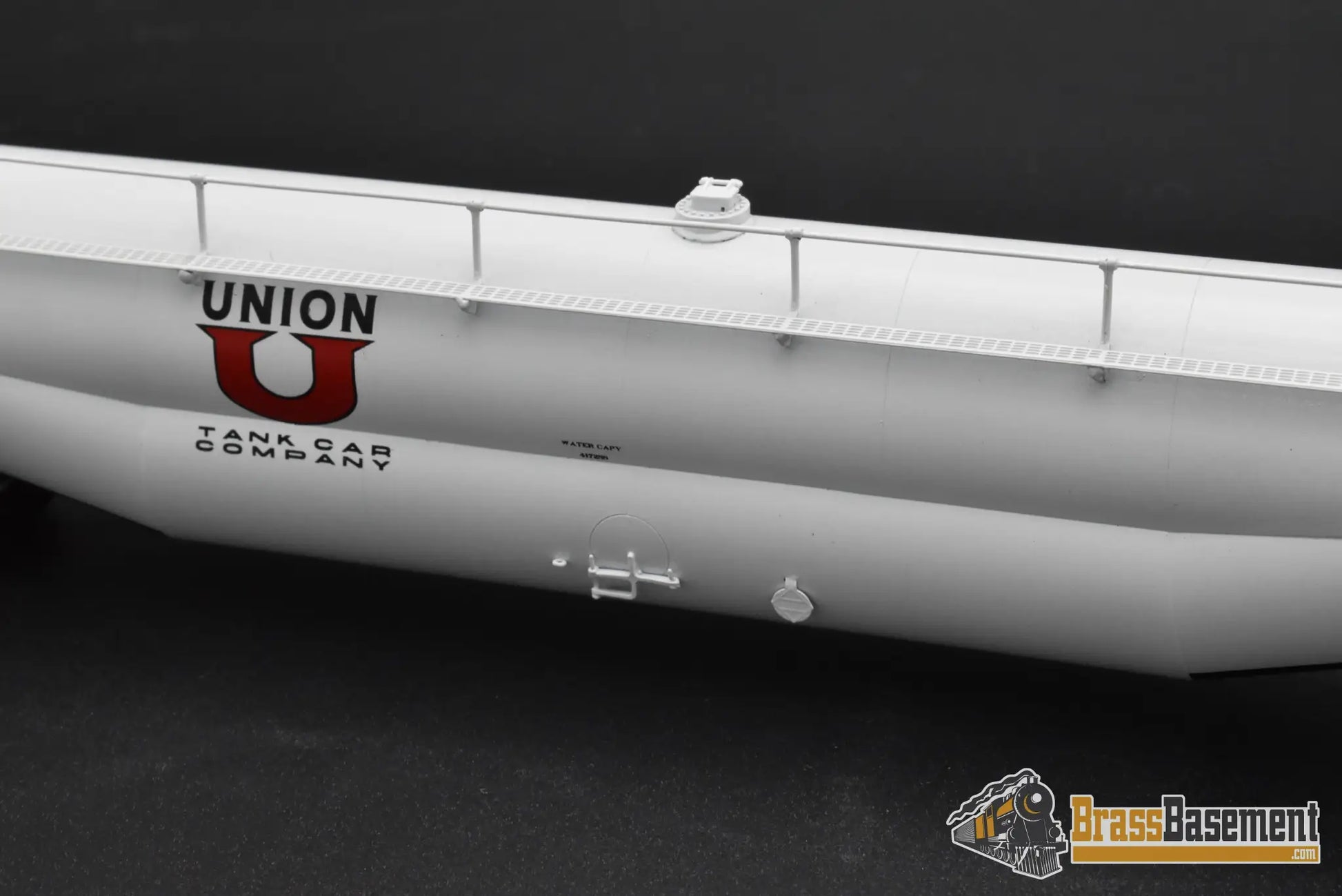 HO Brass – OMI 1352.1 UTLX Union Tank Car 89’ Jumbo Tank Car – #83699 – F/P White – Mint Freight Car