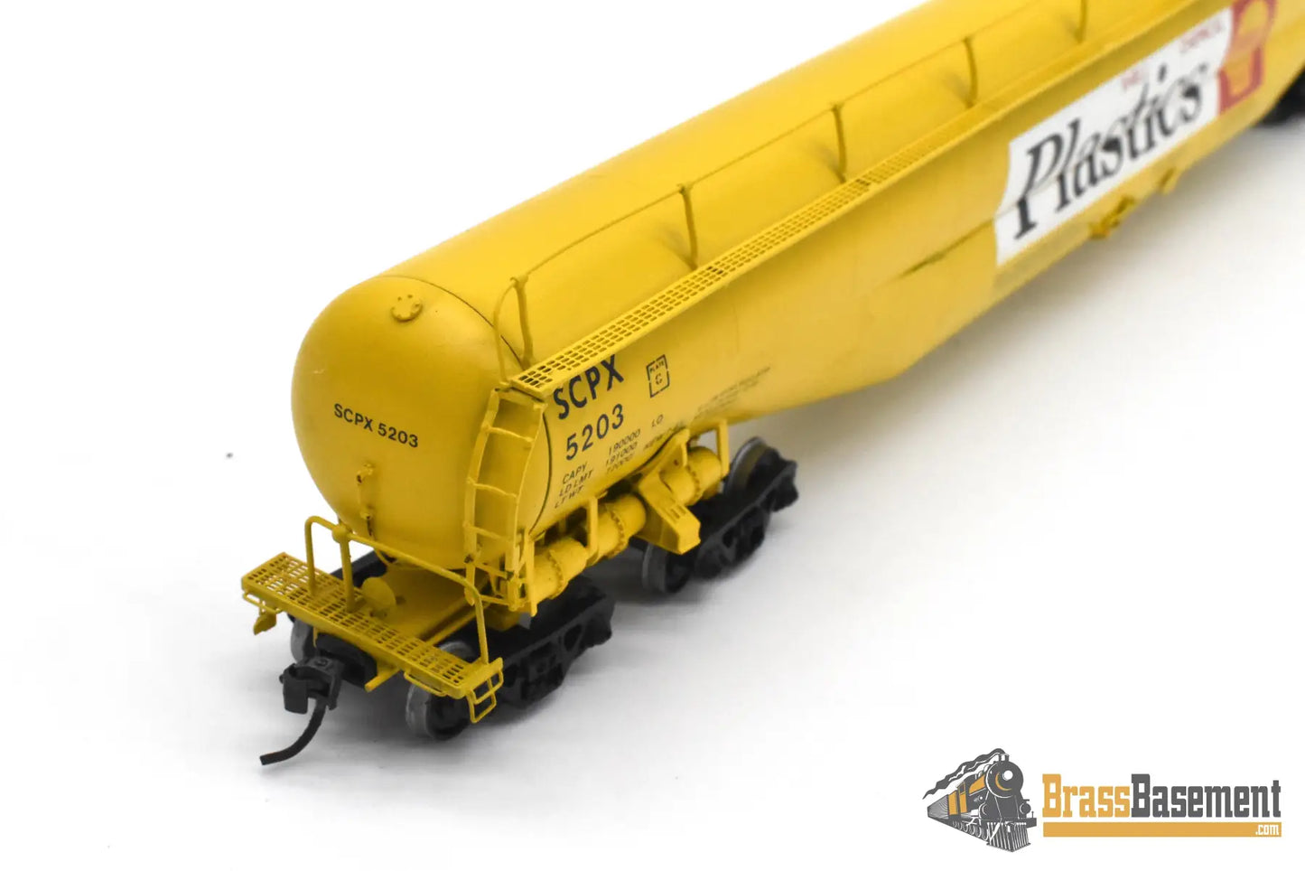 HO Brass – OMI 1352 UTLX Union Tank Car 89’ Jumbo Tank Car – Shell Plastics – Yellow Freight
