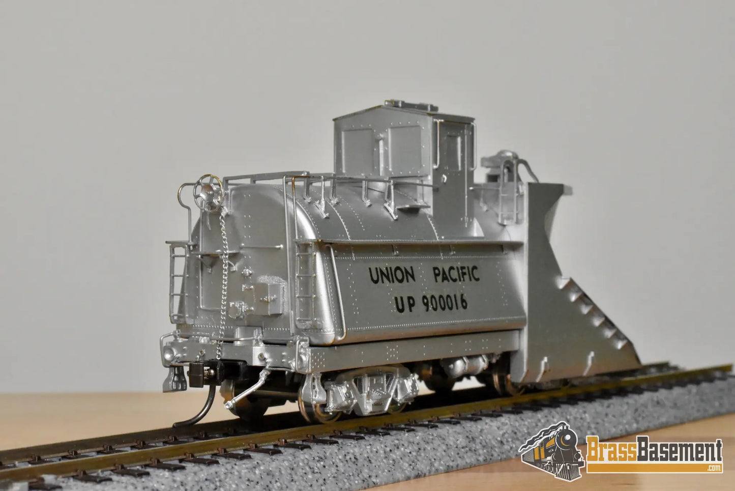 HO Brass – OMI 1385 – Union Pacific Snow Plow #900016 – Painted - Brass Maintenance-of-Way Equipment