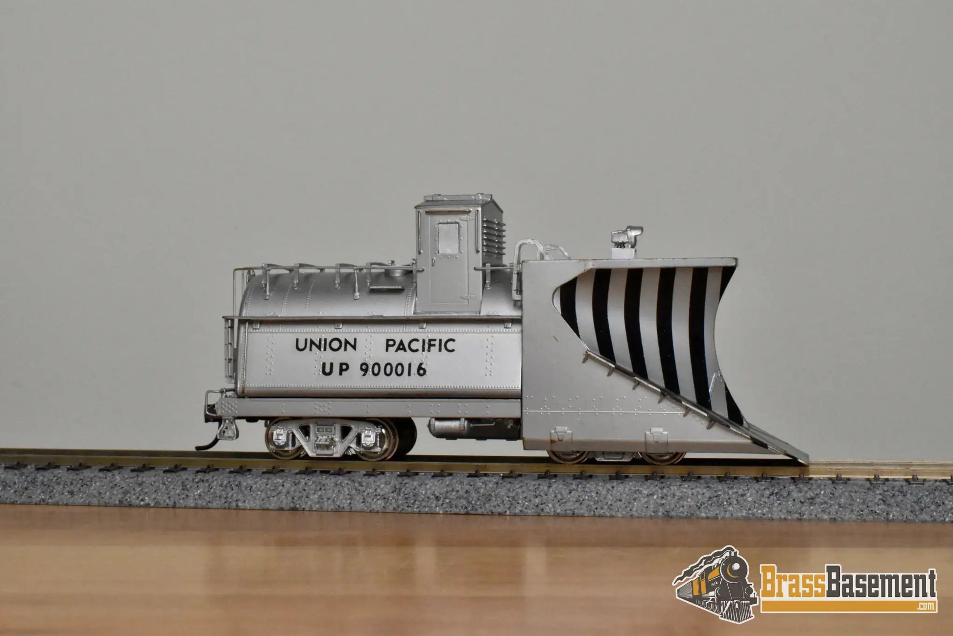 HO Brass – OMI 1385 – Union Pacific Snow Plow #900016 – Painted - Brass Maintenance-of-Way Equipment