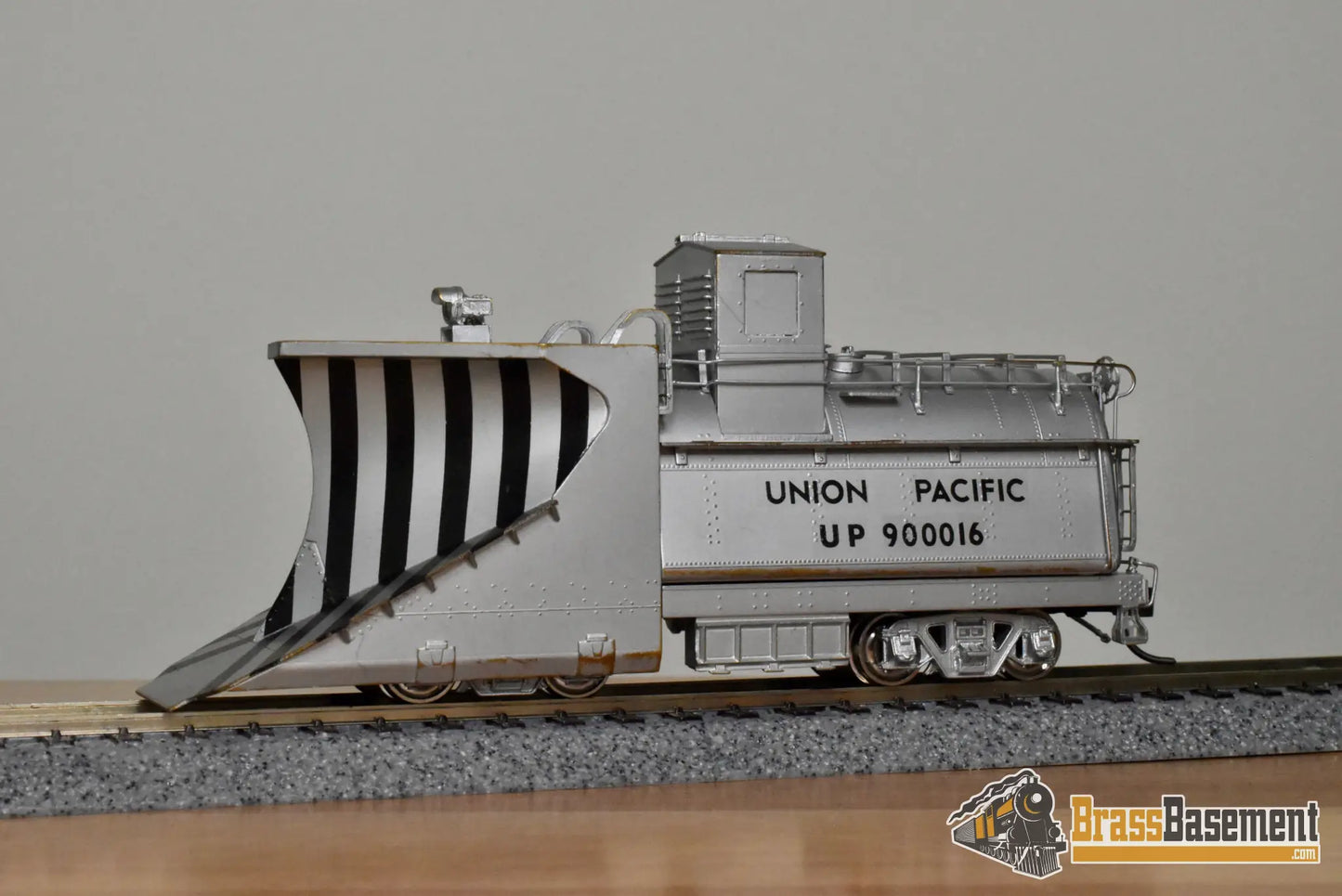 HO Brass – OMI 1385 – Union Pacific Snow Plow #900016 – Painted - Brass Maintenance-of-Way Equipment