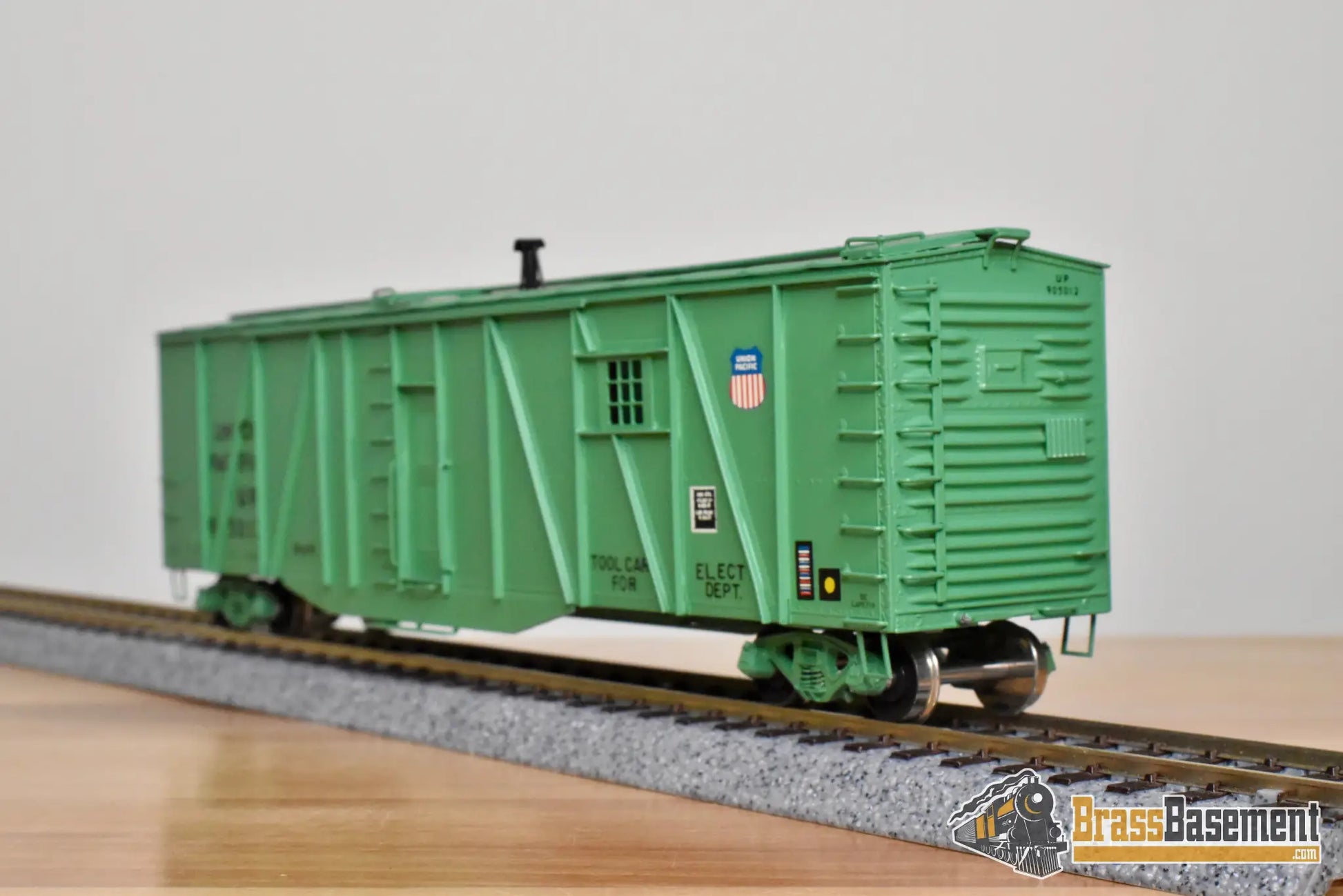 HO Brass – OMI 3008.1 – Union Pacific Tool Car #905012 – Green CPOMI - Brass Maintenance-of-Way Car