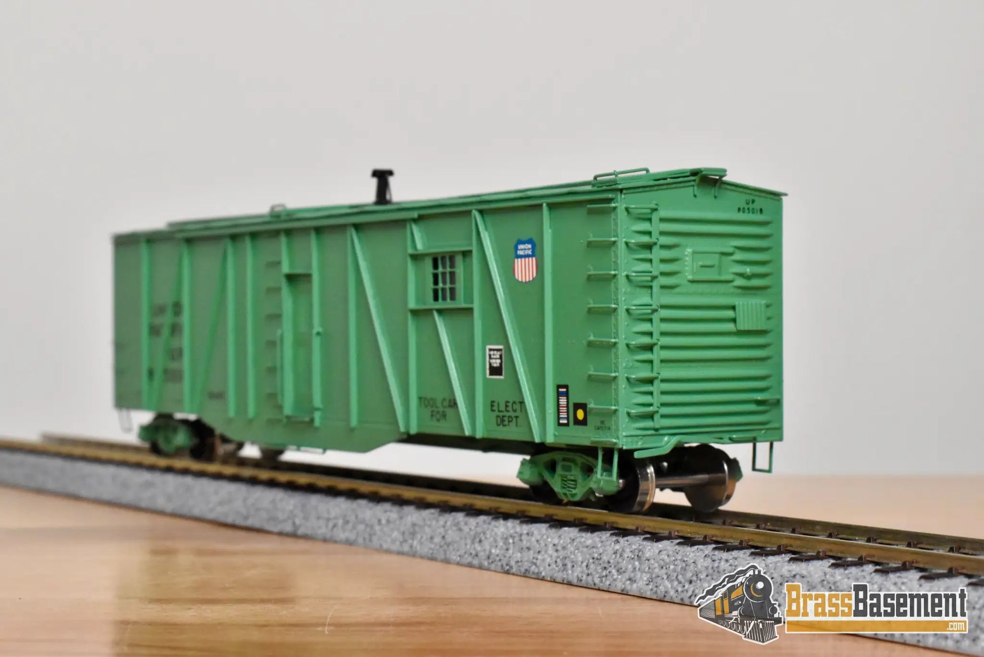 HO Brass – OMI 3008.1 – Union Pacific Tool Car #905018 – Green CPOMI - Brass Maintenance-of-Way Car