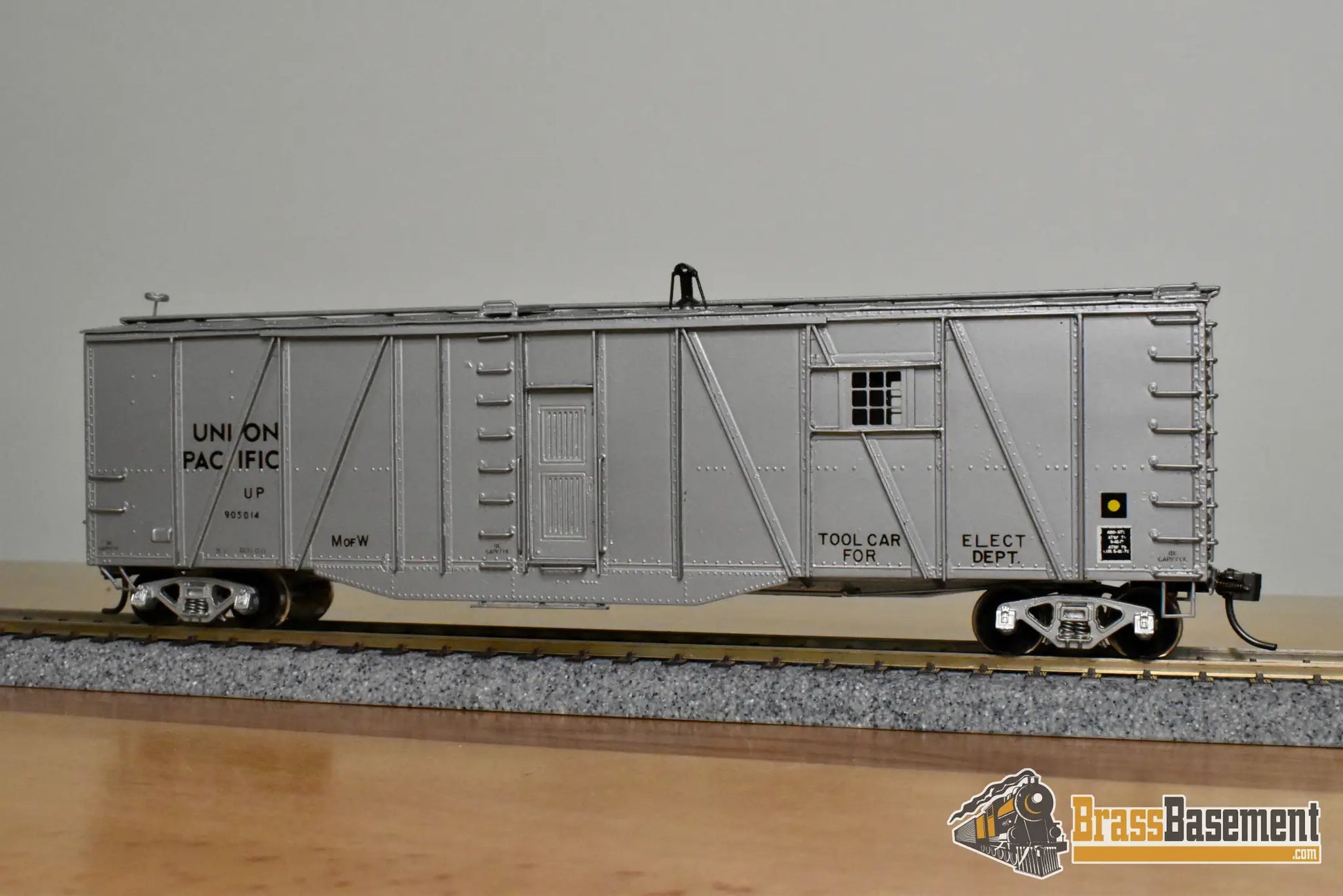 HO Brass – OMI 3008.2 – Union Pacific Tool Car #905014 – CPOMI Silver - Brass Maintenance-of-Way Car