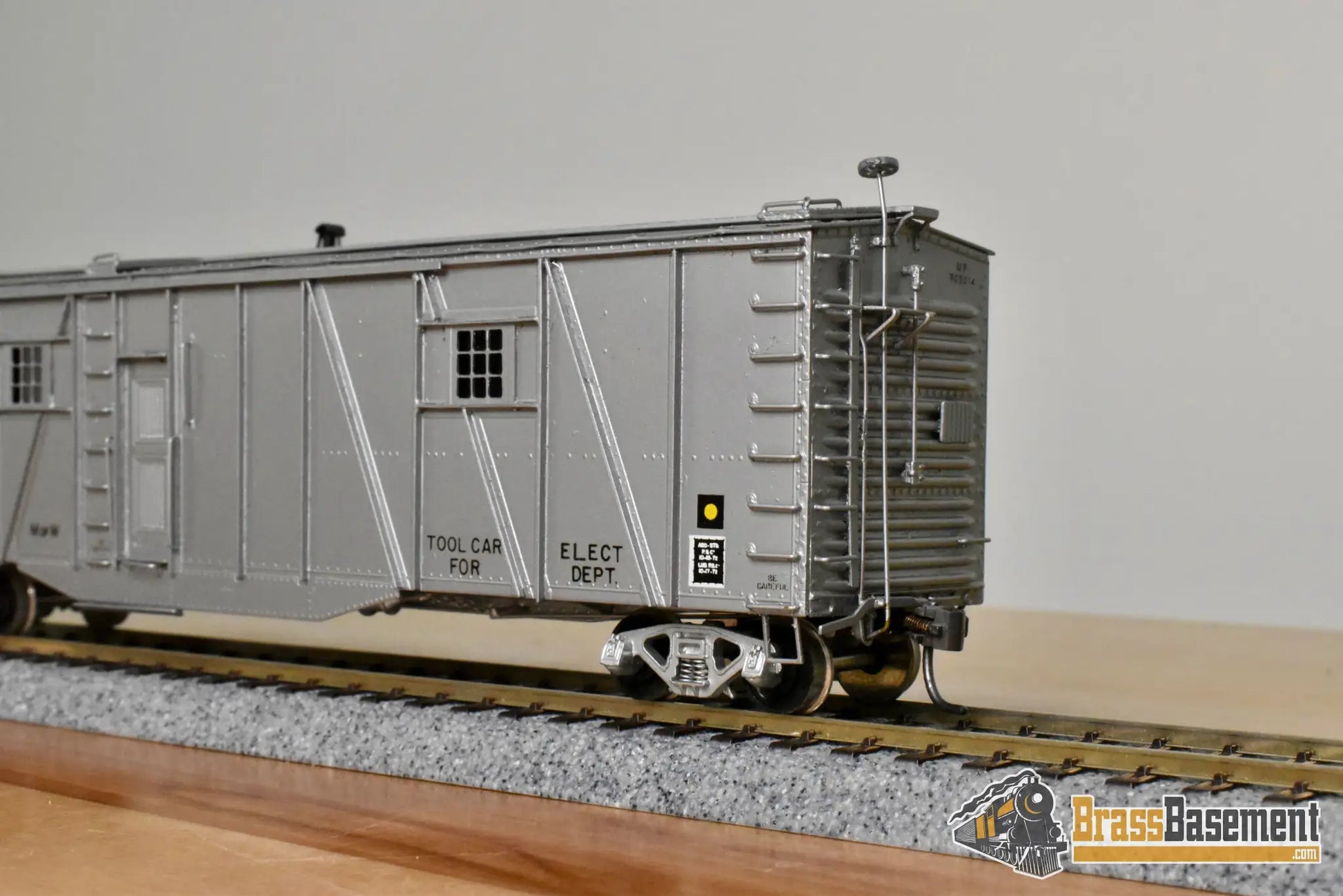 HO Brass – OMI 3008.2 – Union Pacific Tool Car #905014 – CPOMI Silver - Brass Maintenance-of-Way Car