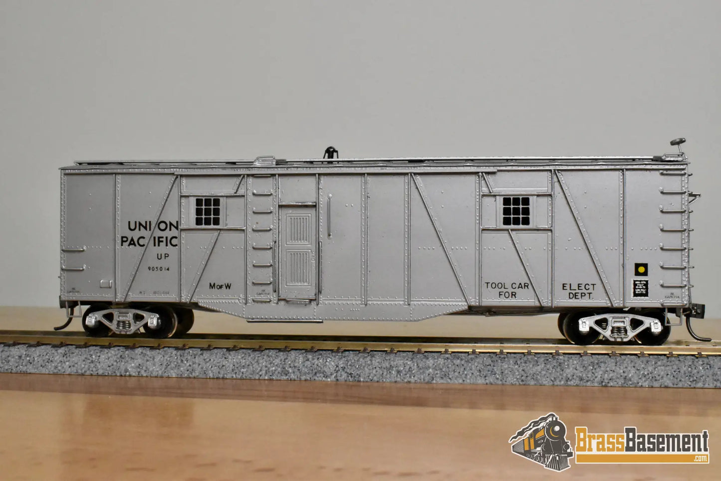 HO Brass – OMI 3008.2 – Union Pacific Tool Car #905014 – CPOMI Silver - Brass Maintenance-of-Way Car