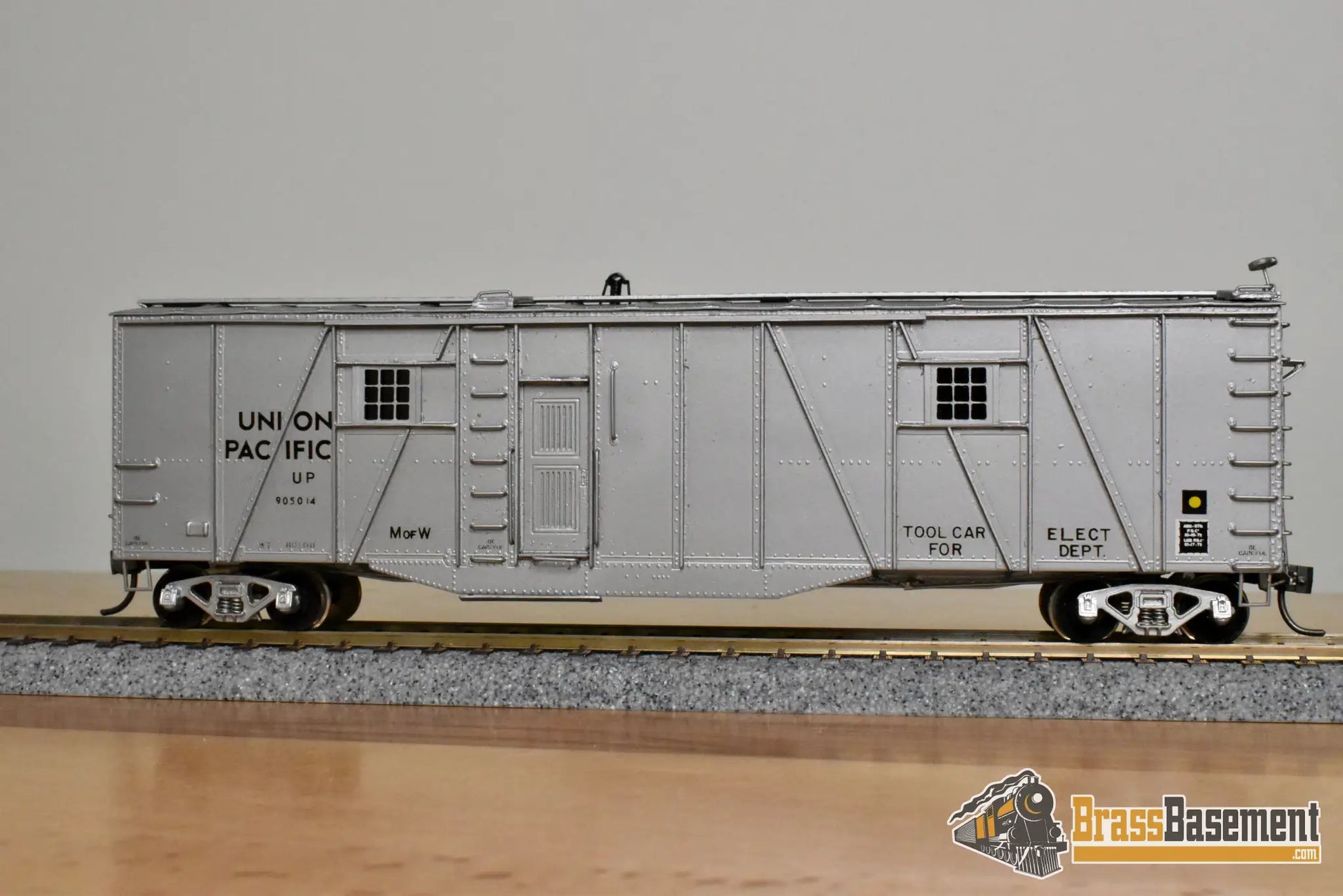 HO Brass – OMI 3008.2 – Union Pacific Tool Car #905014 – CPOMI Silver - Brass Maintenance-of-Way Car