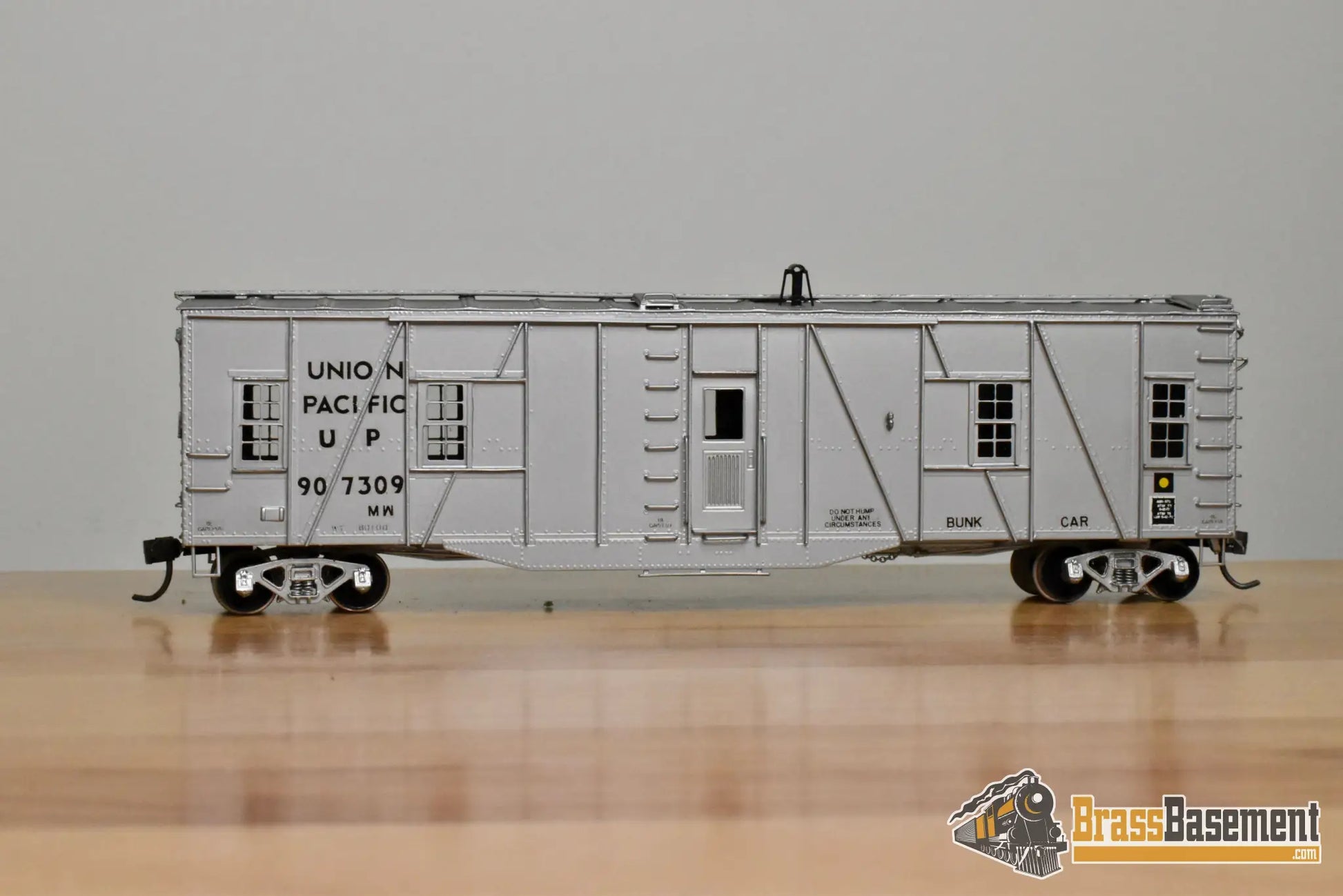 HO Brass – OMI 3009.1 – Union Pacific B&B Bunk Car #907309 – CPOMI Silver - Brass Maintenance-of-Way Car