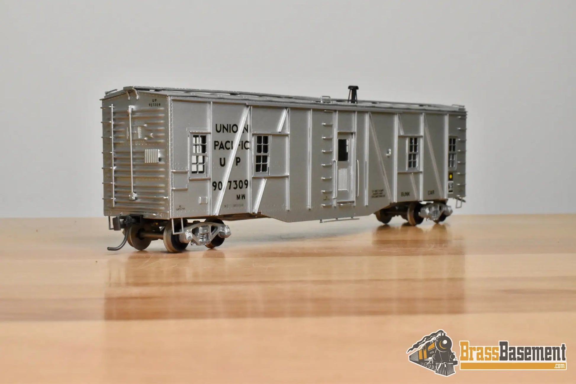 HO Brass – OMI 3009.1 – Union Pacific B&B Bunk Car #907309 – CPOMI Silver - Brass Maintenance-of-Way Car