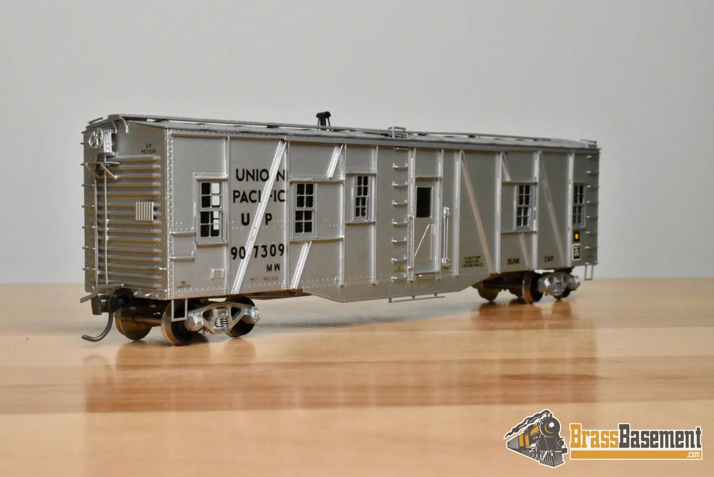 HO Brass – OMI 3009.1 – Union Pacific B&B Bunk Car #907309 – CPOMI Silver - Brass Maintenance-of-Way Car