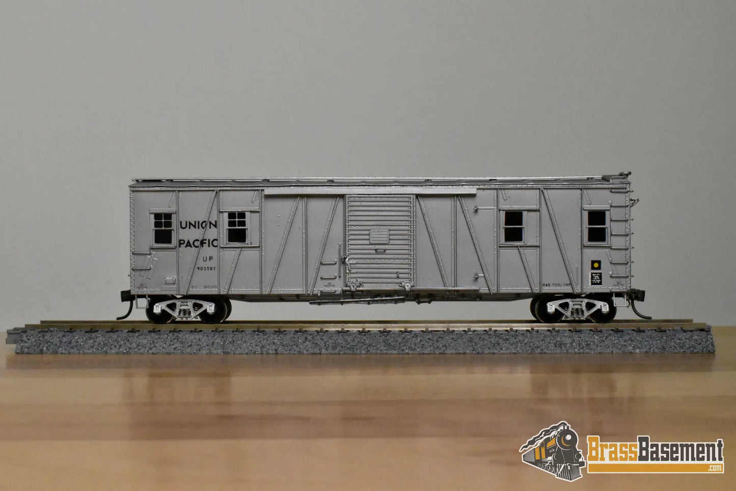 HO Brass – OMI 3011.2 – Union Pacific B&B Tool Car #903587 – CPOMI Silver - Brass Maintenance-of-Way Car