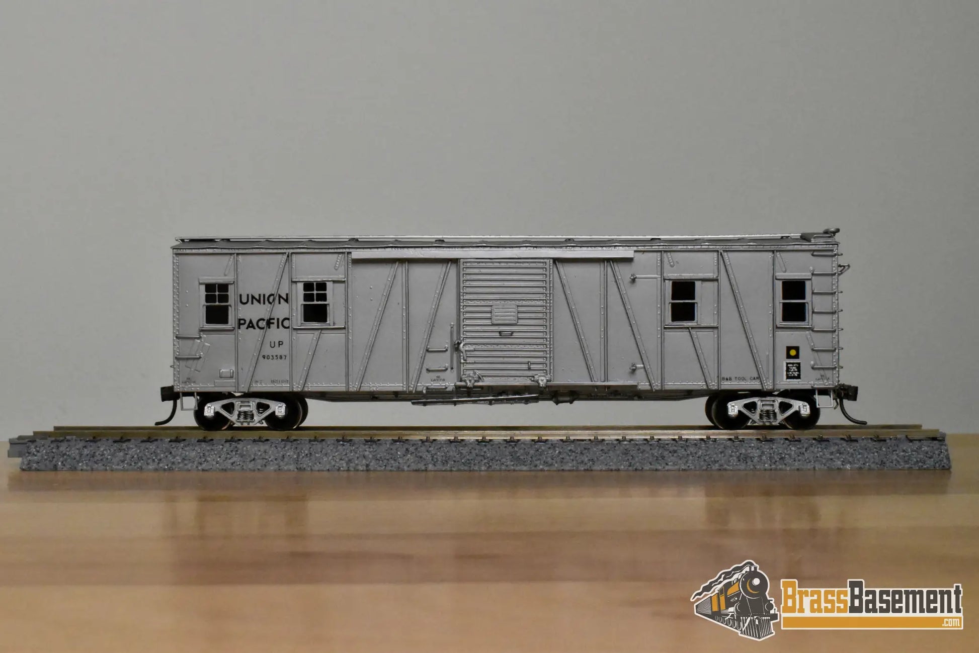 HO Brass – OMI 3011.2 – Union Pacific B&B Tool Car #903587 – CPOMI Silver - Brass Maintenance-of-Way Car