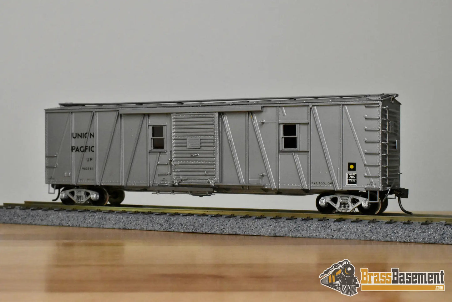 HO Brass – OMI 3011.2 – Union Pacific B&B Tool Car #903587 – CPOMI Silver - Brass Maintenance-of-Way Car