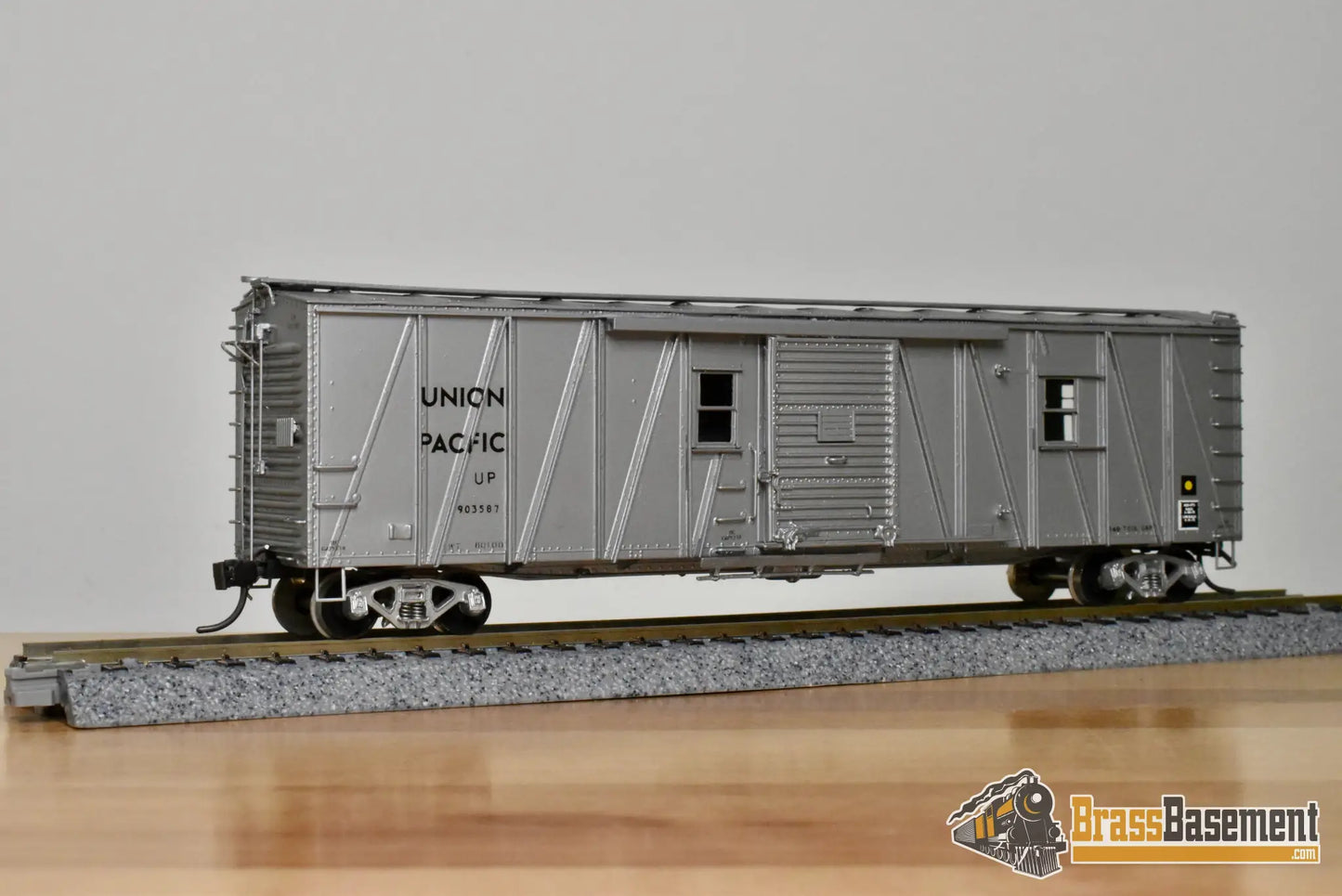 HO Brass – OMI 3011.2 – Union Pacific B&B Tool Car #903587 – CPOMI Silver - Brass Maintenance-of-Way Car