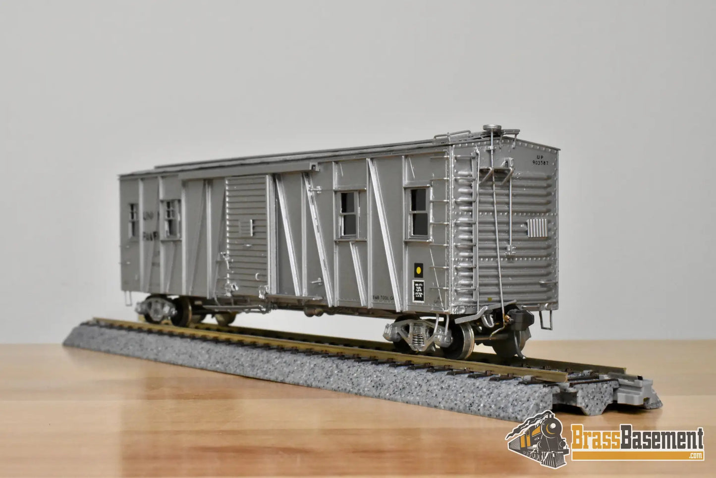 HO Brass – OMI 3011.2 – Union Pacific B&B Tool Car #903587 – CPOMI Silver - Brass Maintenance-of-Way Car