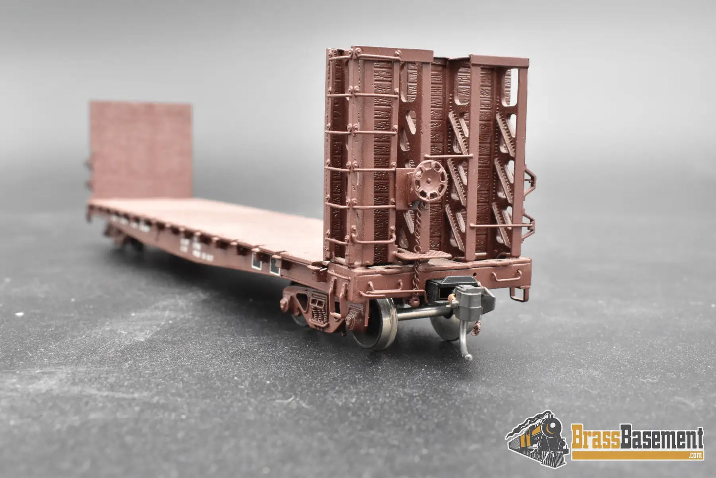 HO Brass – OMI 3023 UP Bulkhead Flat Car F-70-34 #259505 – CB&Q 95233 – Painted – Ajin – Mint Freight