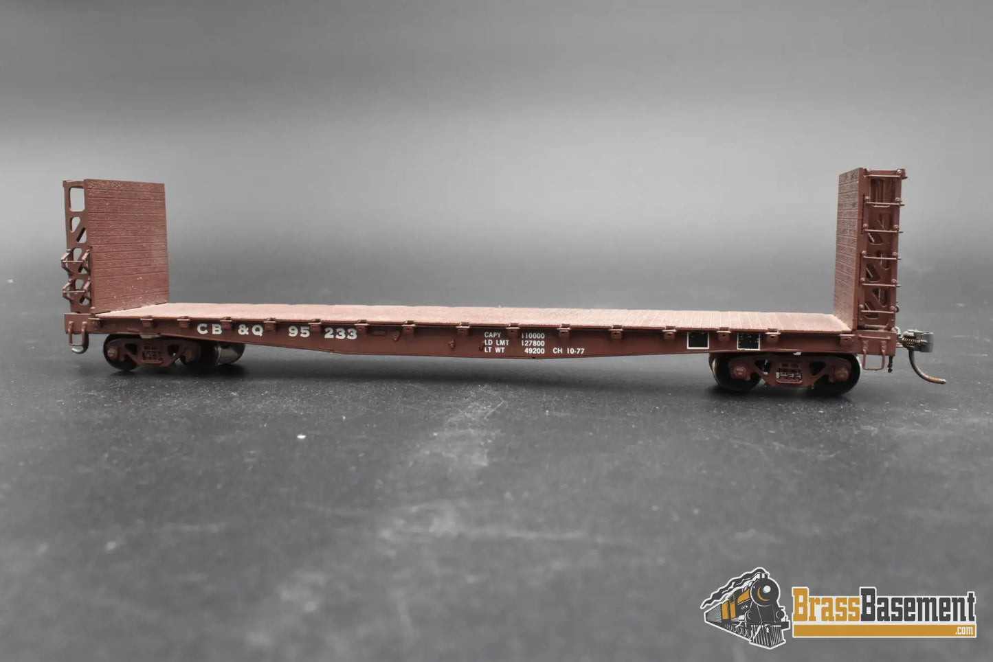 HO Brass – OMI 3023 UP Bulkhead Flat Car F-70-34 #259505 – CB&Q 95233 – Painted – Ajin – Mint Freight